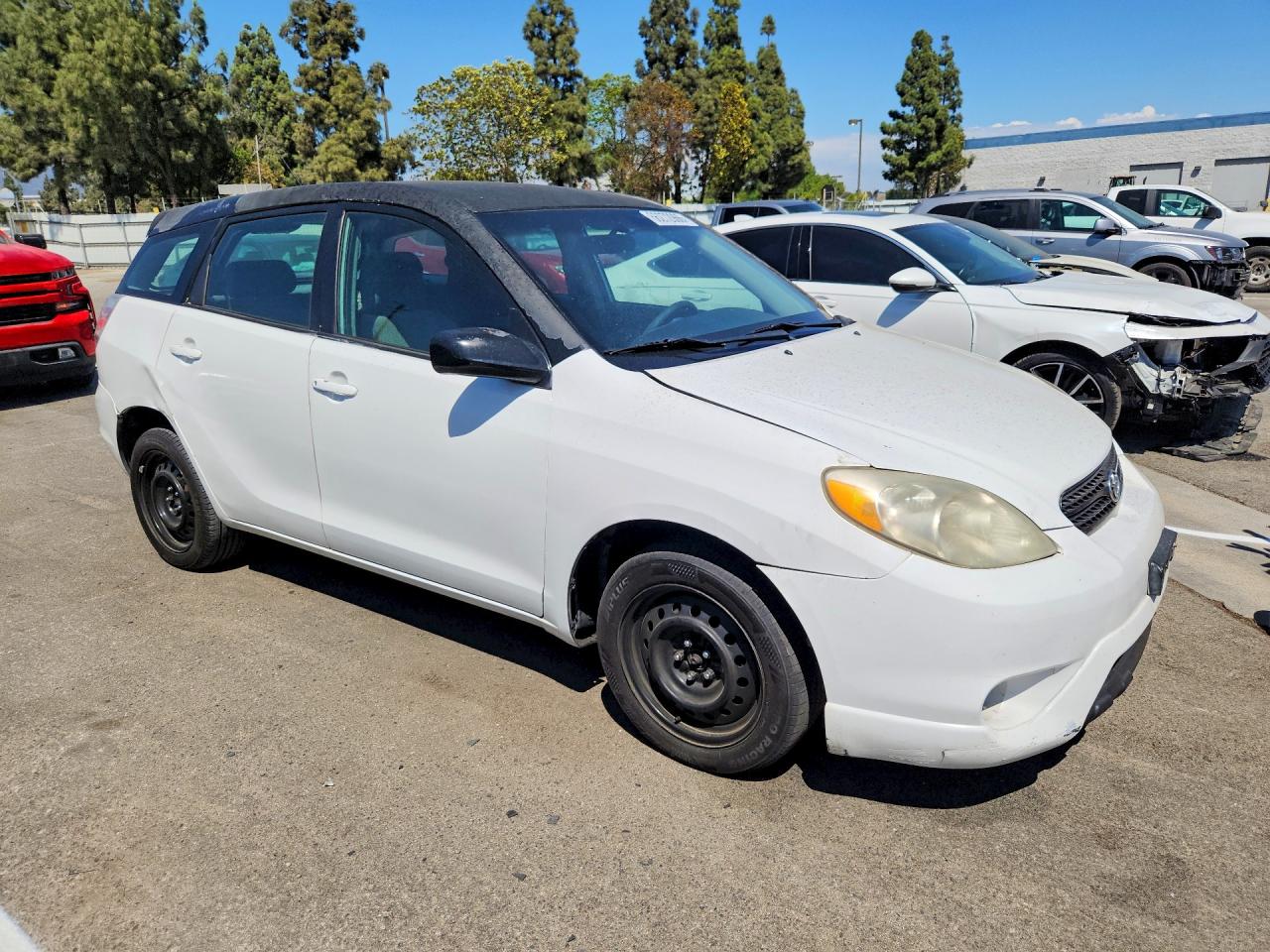 2006 Toyota Matrix Base White vin: 2T1KR32E76C609142