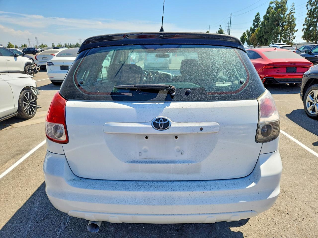2006 Toyota Matrix Base White vin: 2T1KR32E76C609142