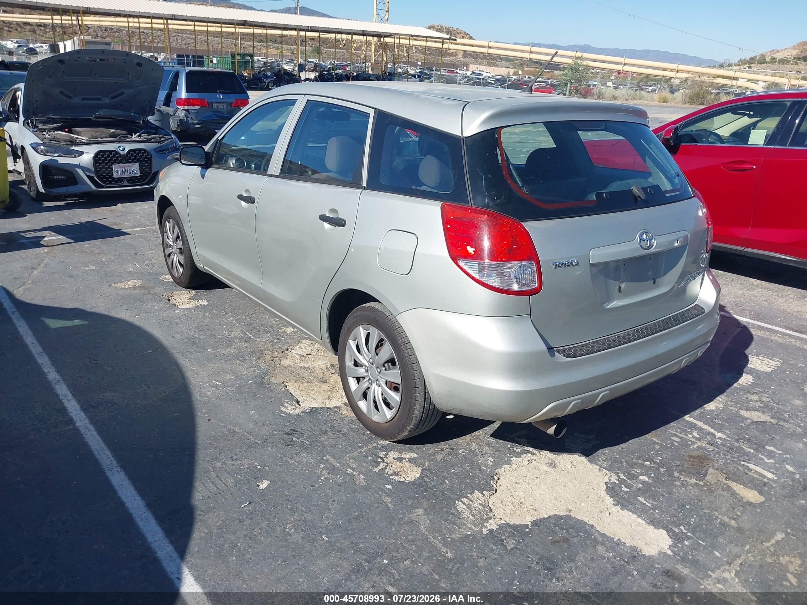 2003 Toyota Matrix Standard Серебряный vin: 2T1KR32E83C102911