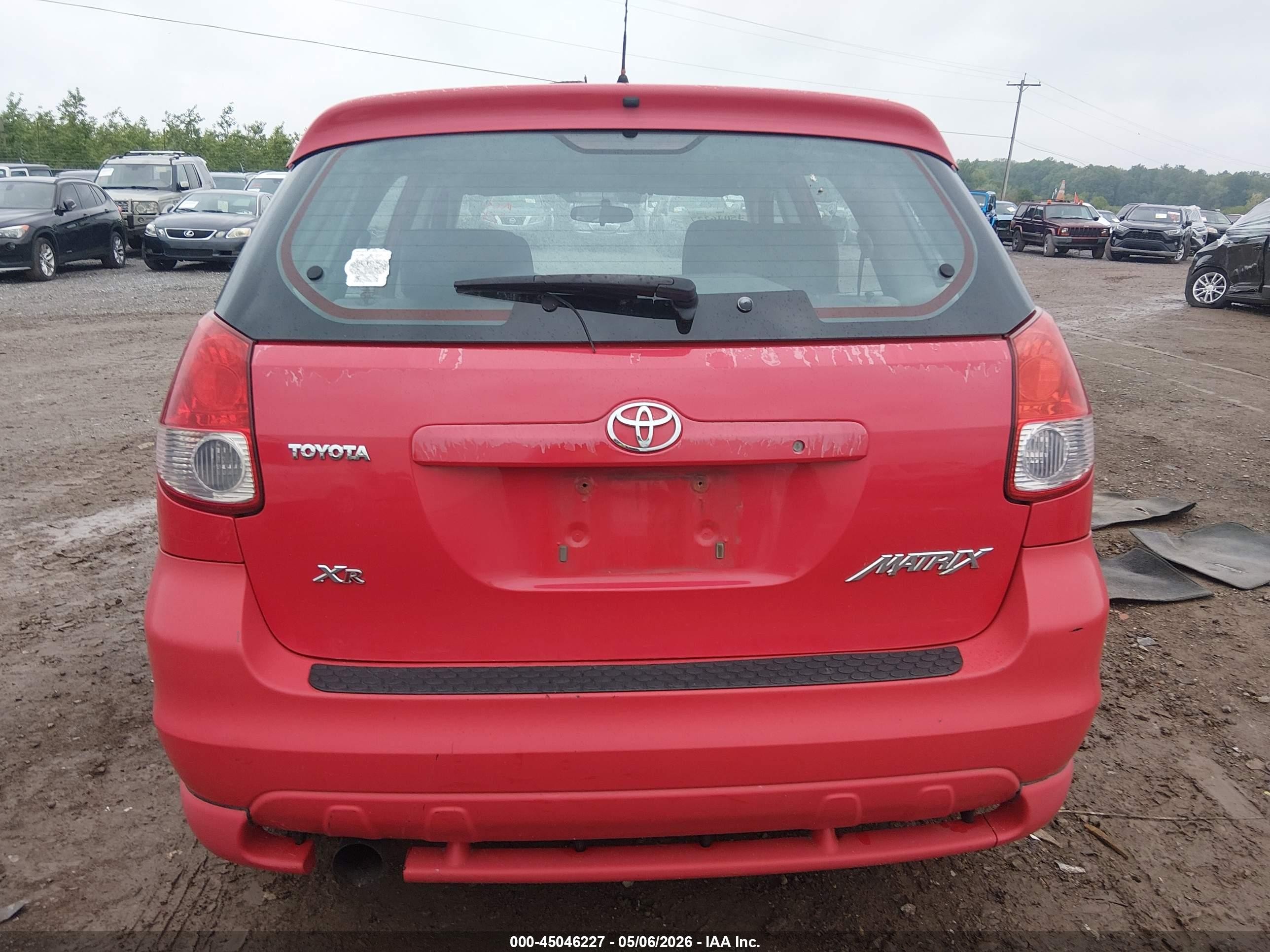 2004 Toyota Matrix Xr Red vin: 2T1KR32E84C209846