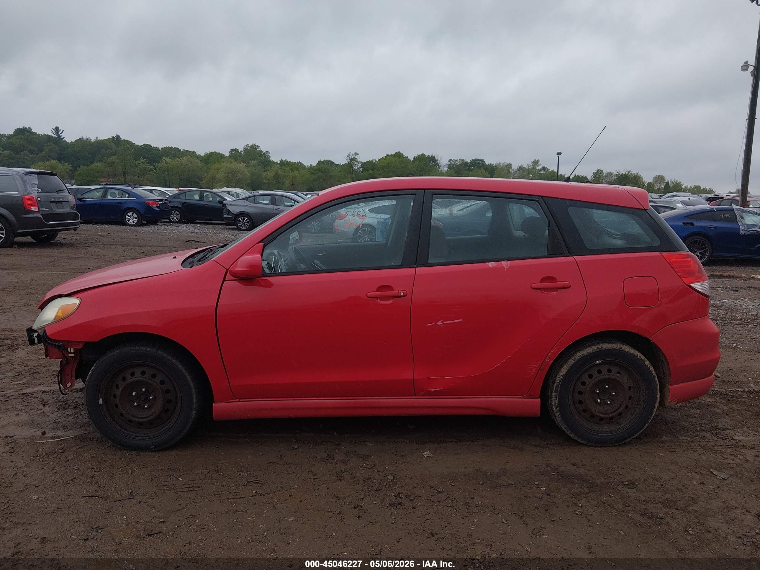 2004 Toyota Matrix Xr Red vin: 2T1KR32E84C209846