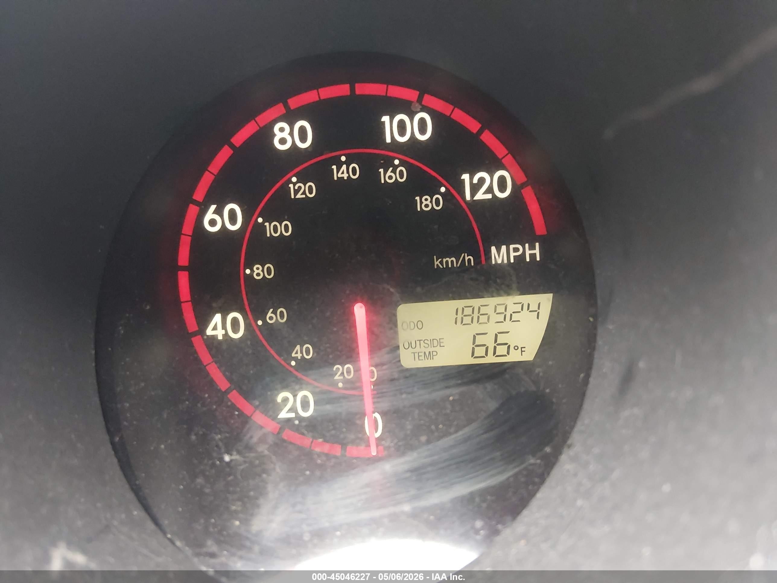 2004 Toyota Matrix Xr Red vin: 2T1KR32E84C209846