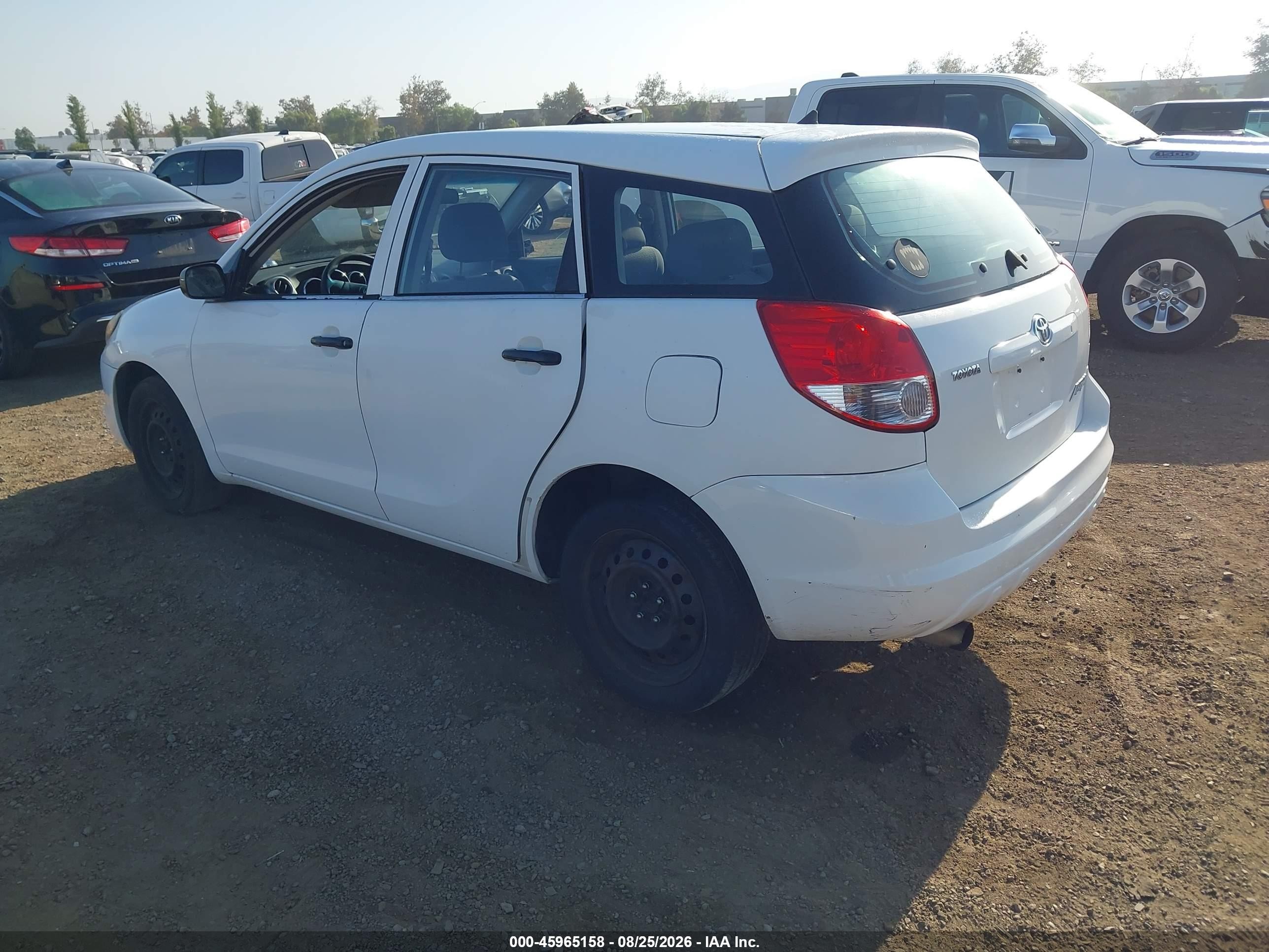 2004 Toyota Matrix Standard White vin: 2T1KR32E84C297278