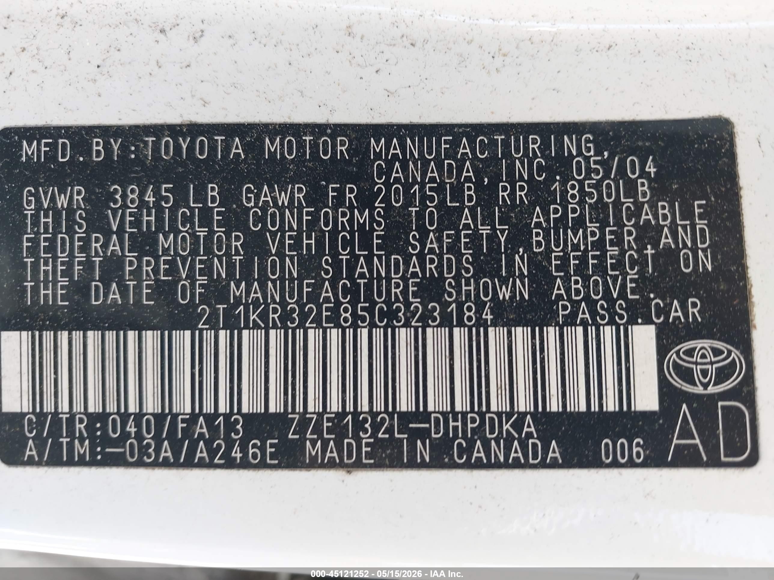 2005 Toyota Matrix   White vin: 2T1KR32E85C323184