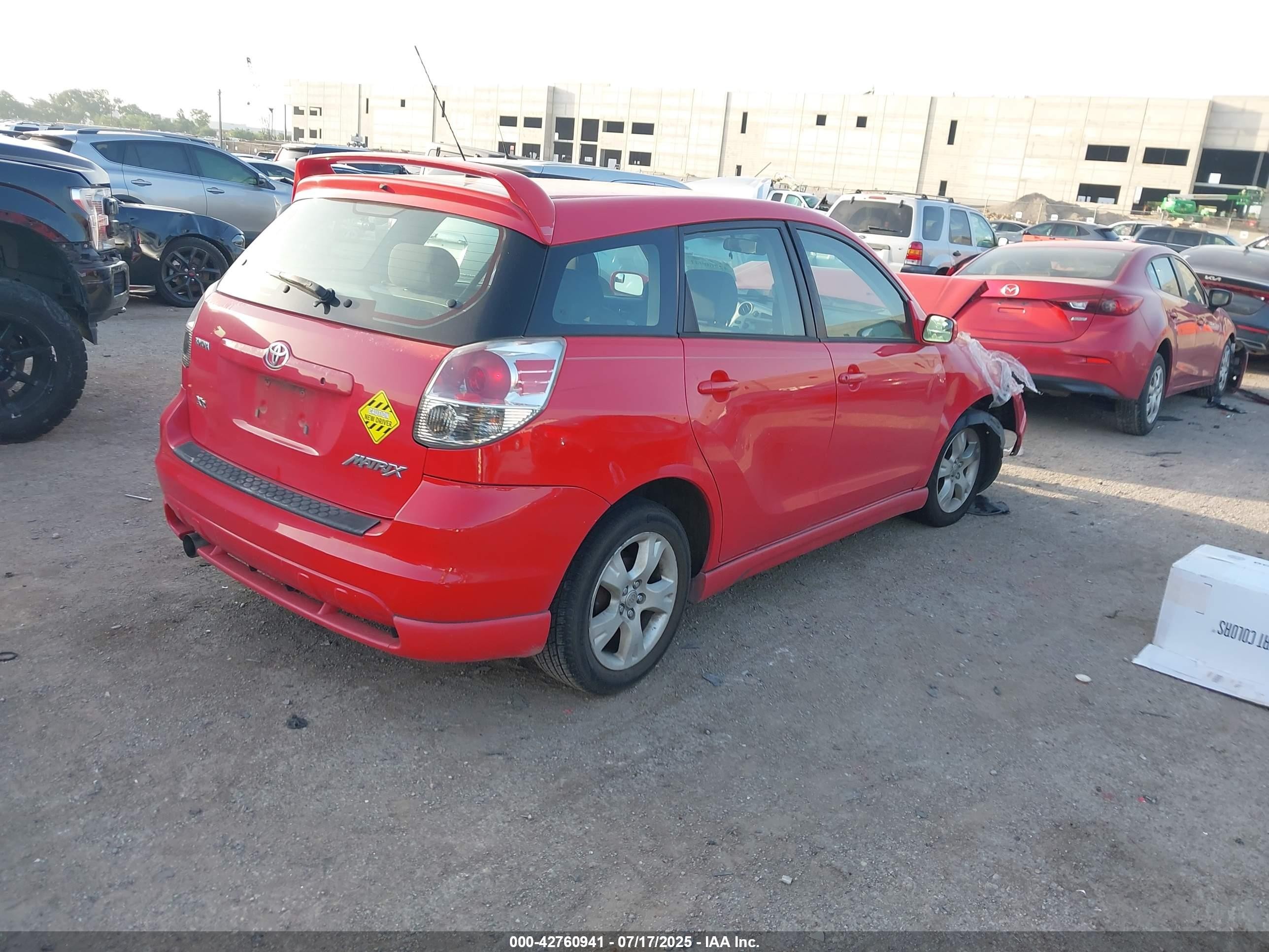 2005 Toyota Matrix Xr Red vin: 2T1KR32E85C340602
