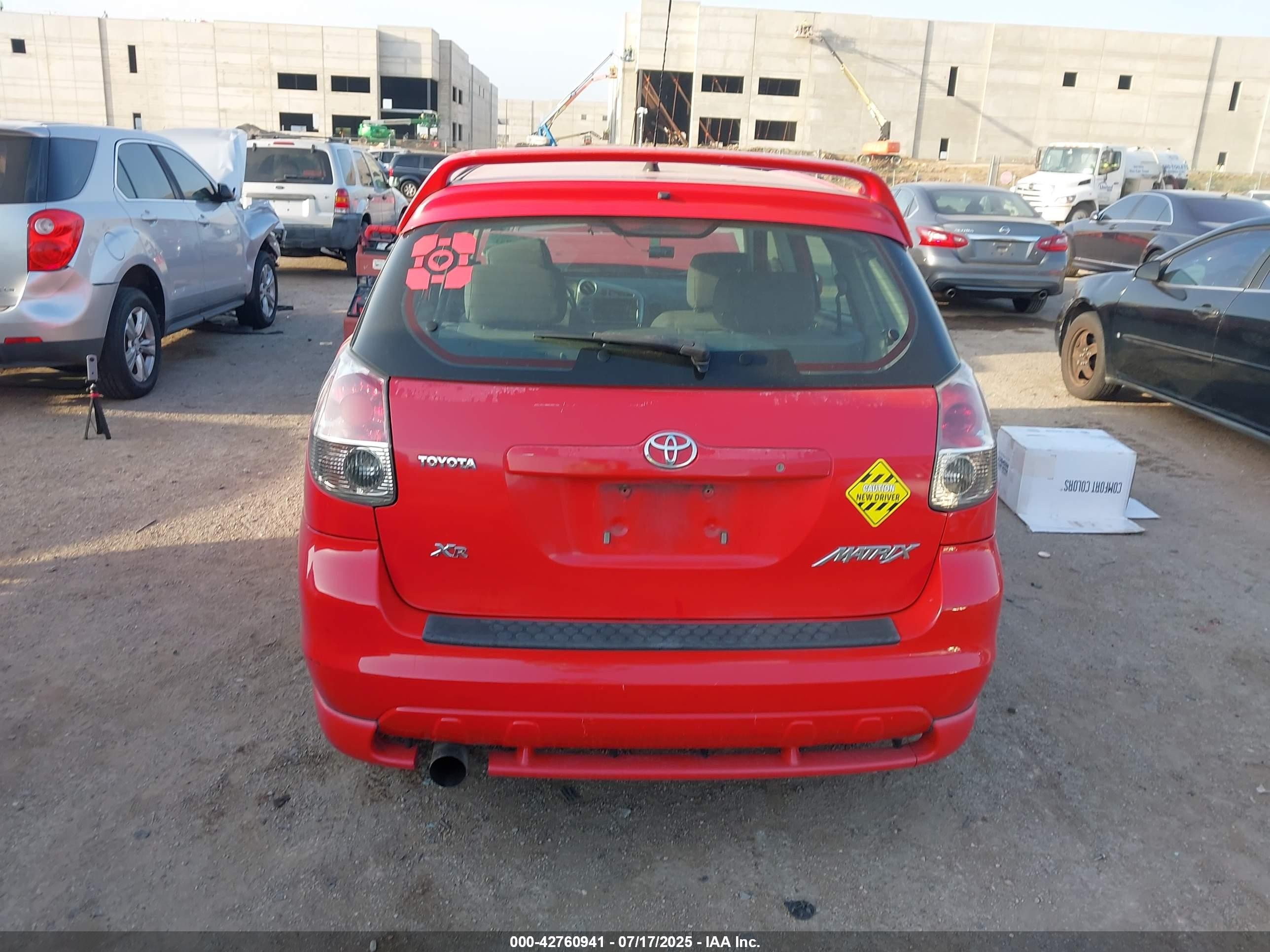 2005 Toyota Matrix Xr Red vin: 2T1KR32E85C340602