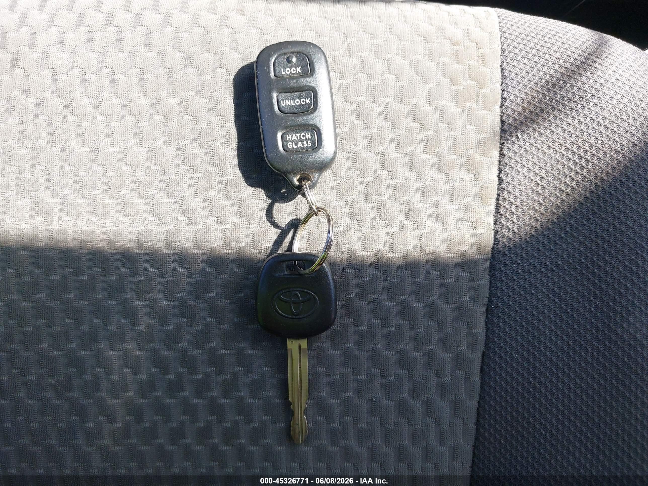 2005 Toyota Matrix   Light Blue vin: 2T1KR32E85C445317