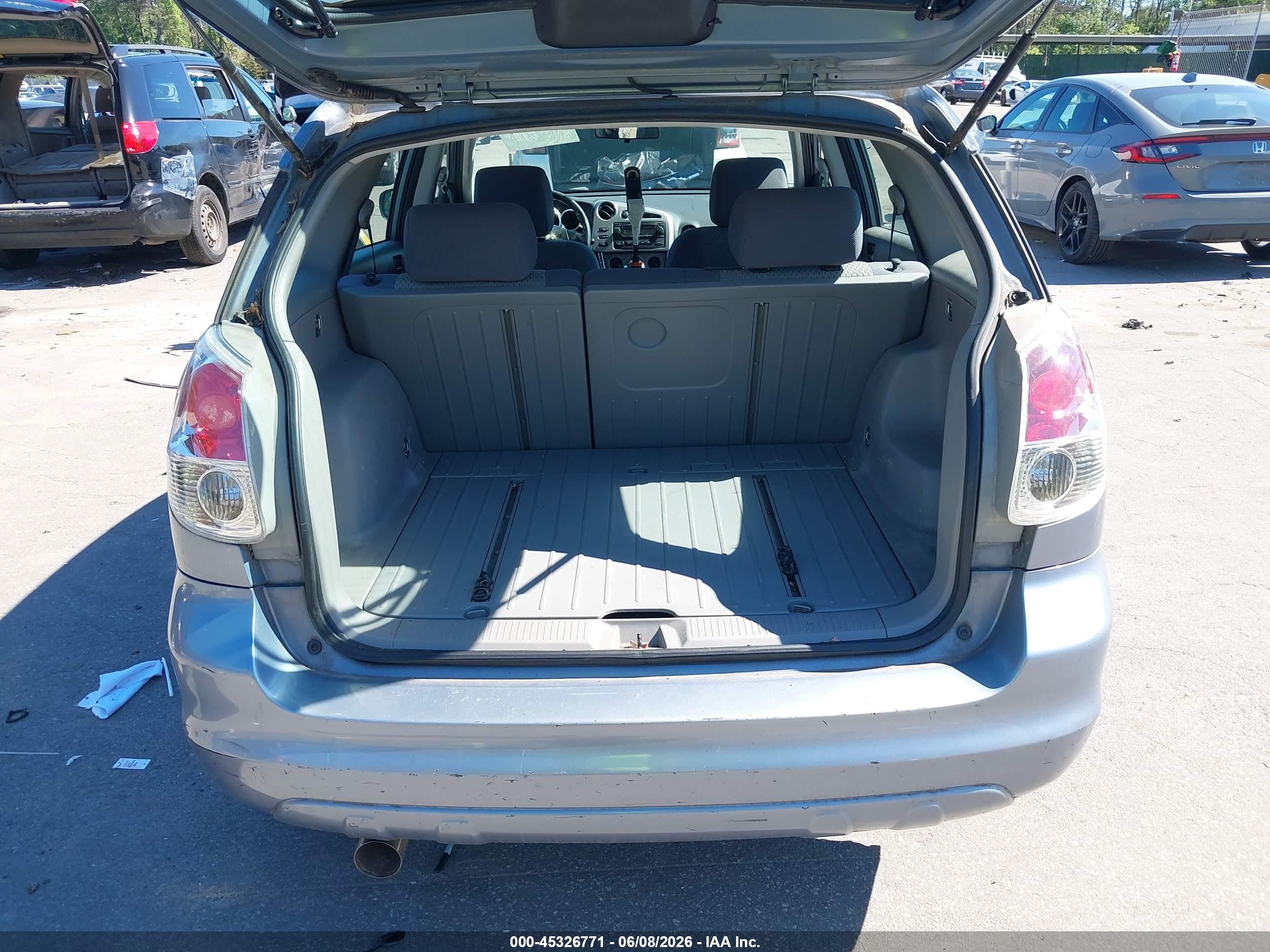 2005 Toyota Matrix   Light Blue vin: 2T1KR32E85C445317
