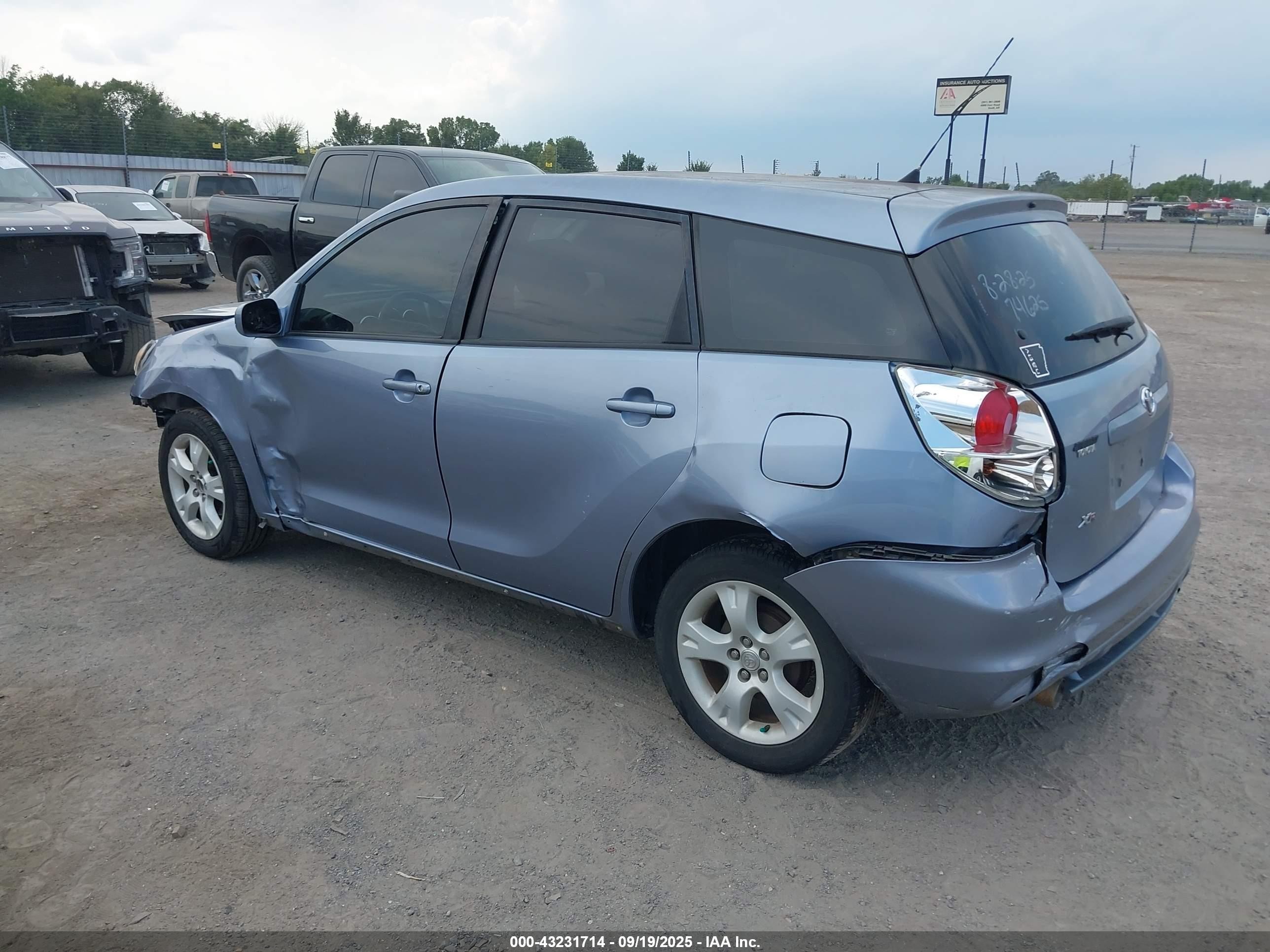 2005 Toyota Matrix Xr Blue vin: 2T1KR32E85C552691