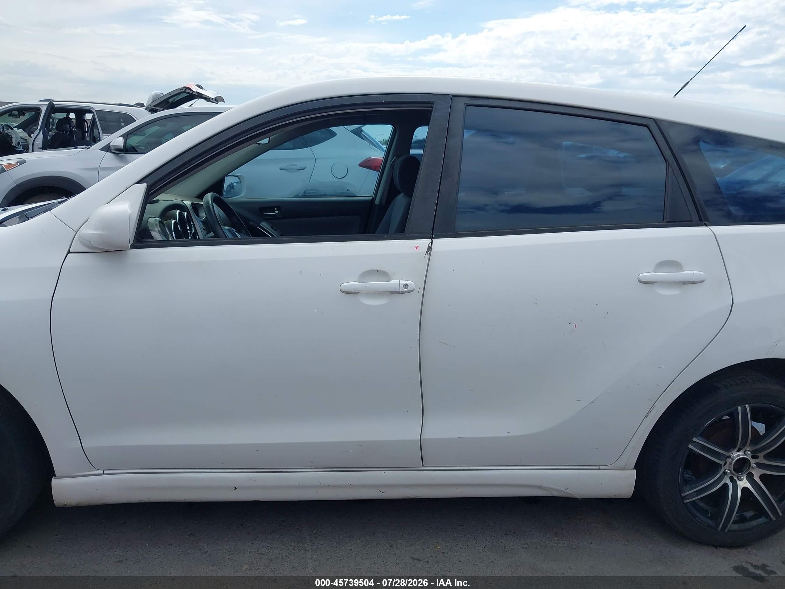 2006 Toyota Matrix Xr White vin: 2T1KR32E86C577690