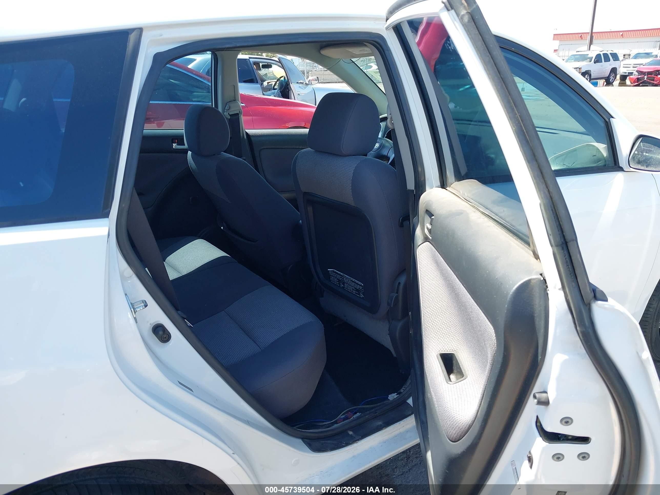 2006 Toyota Matrix Xr White vin: 2T1KR32E86C577690