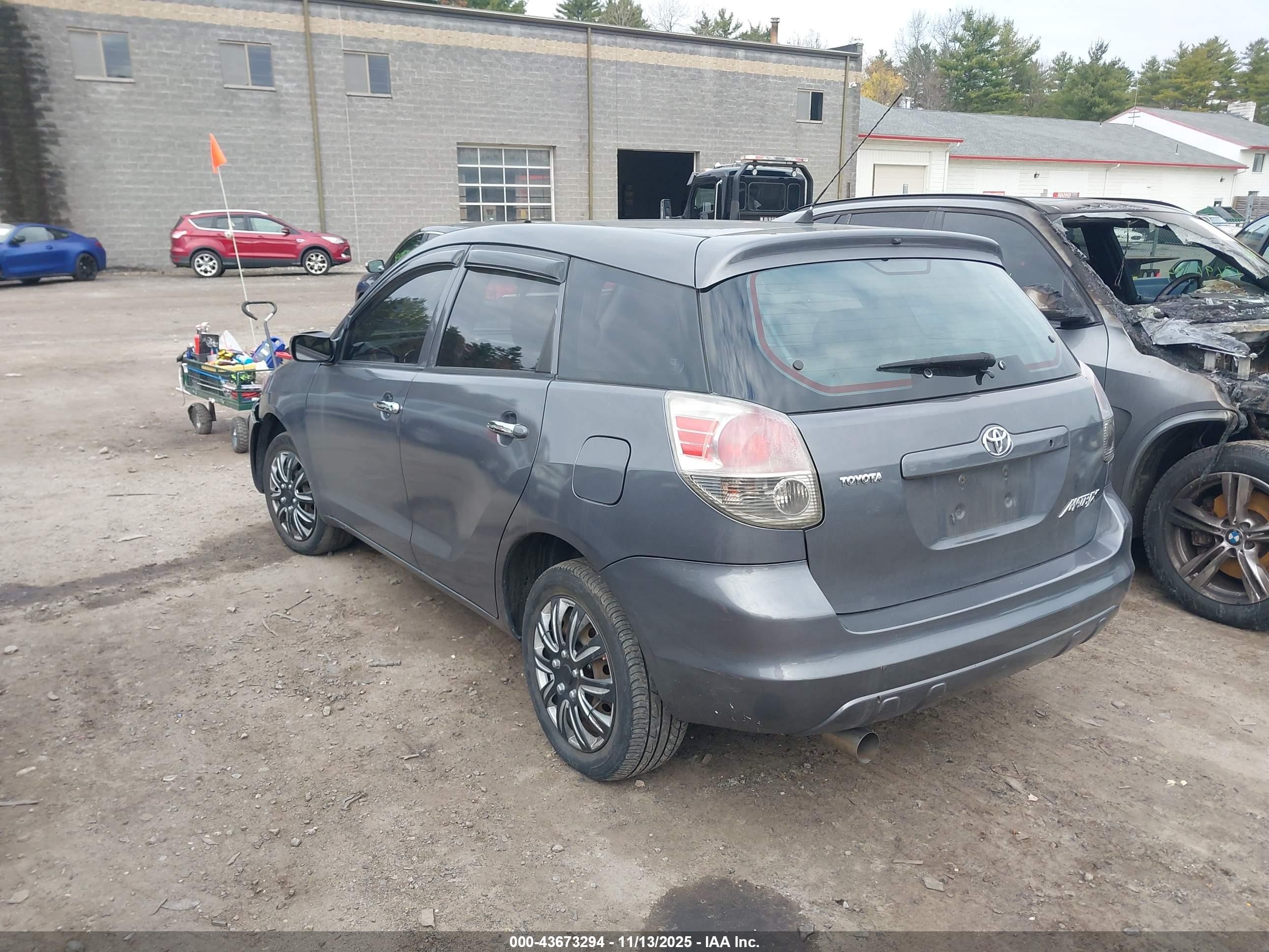 2008 Toyota Matrix   Gray vin: 2T1KR32E88C687030