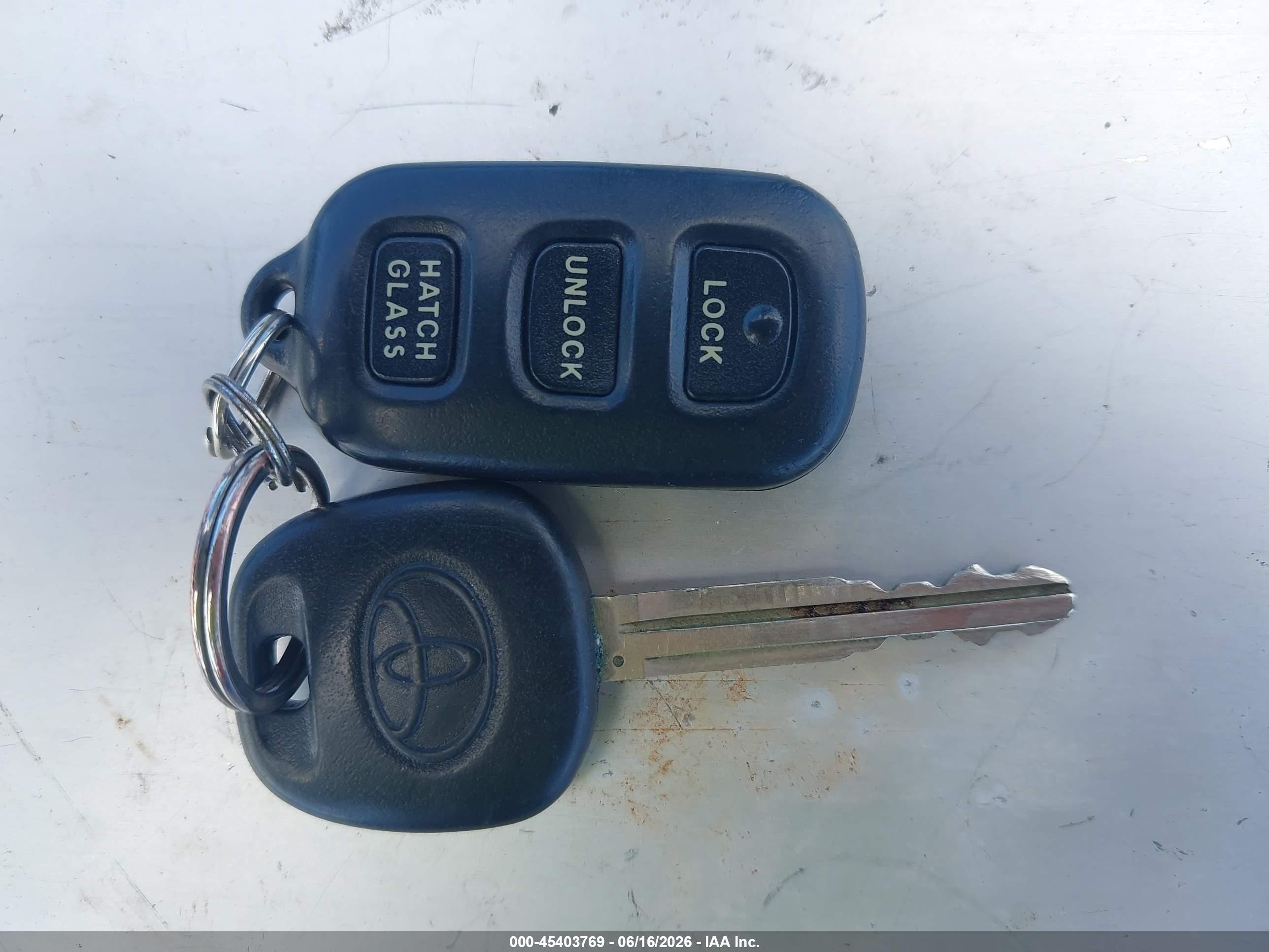 2008 Toyota Matrix Xr Синий vin: 2T1KR32E88C692289
