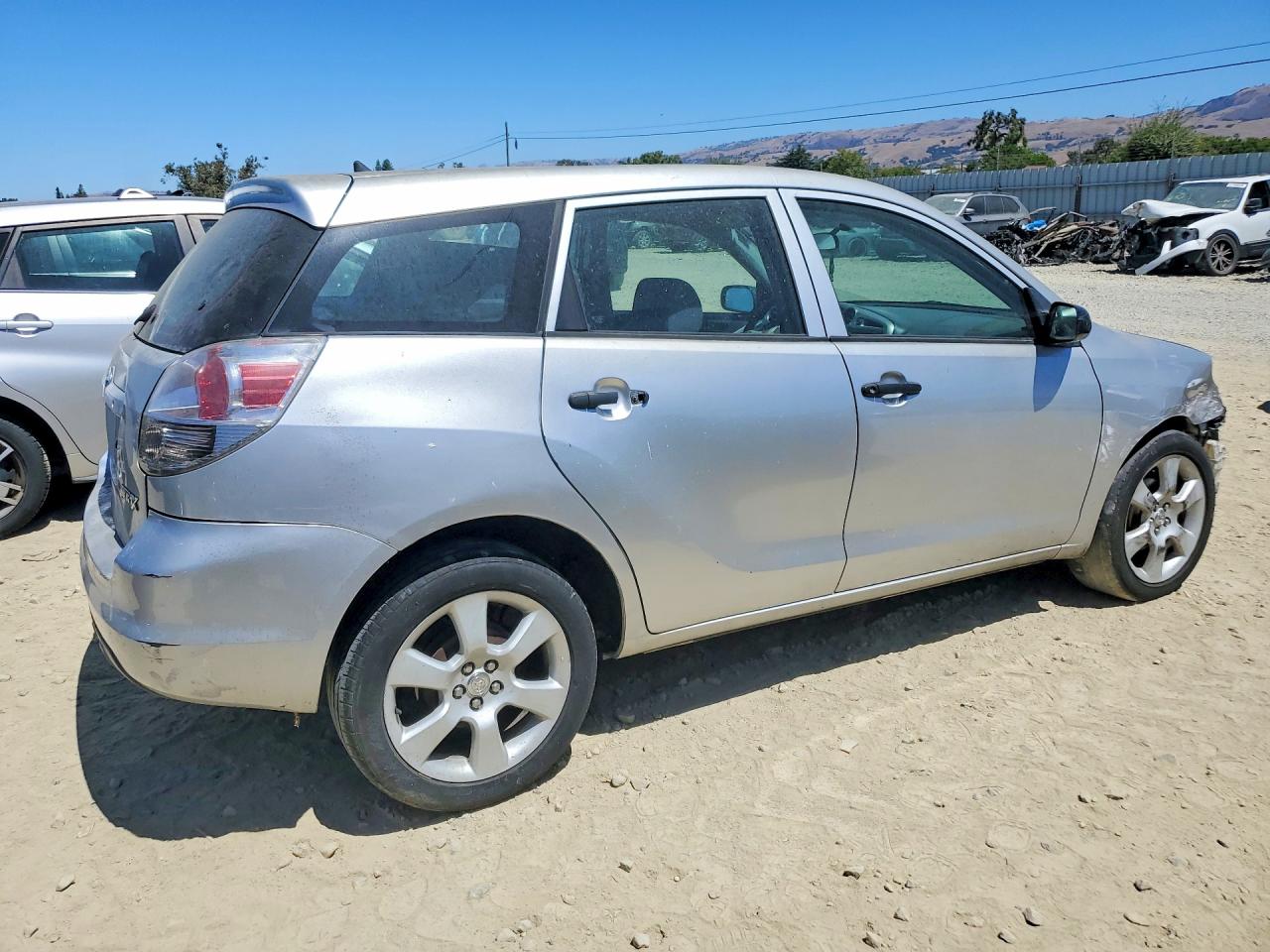 2008 Toyota Matrix Base Silver vin: 2T1KR32E88C700987
