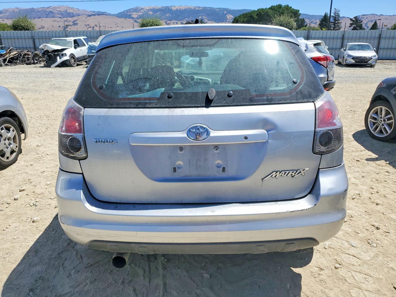 2008 Toyota Matrix Base Silver vin: 2T1KR32E88C700987