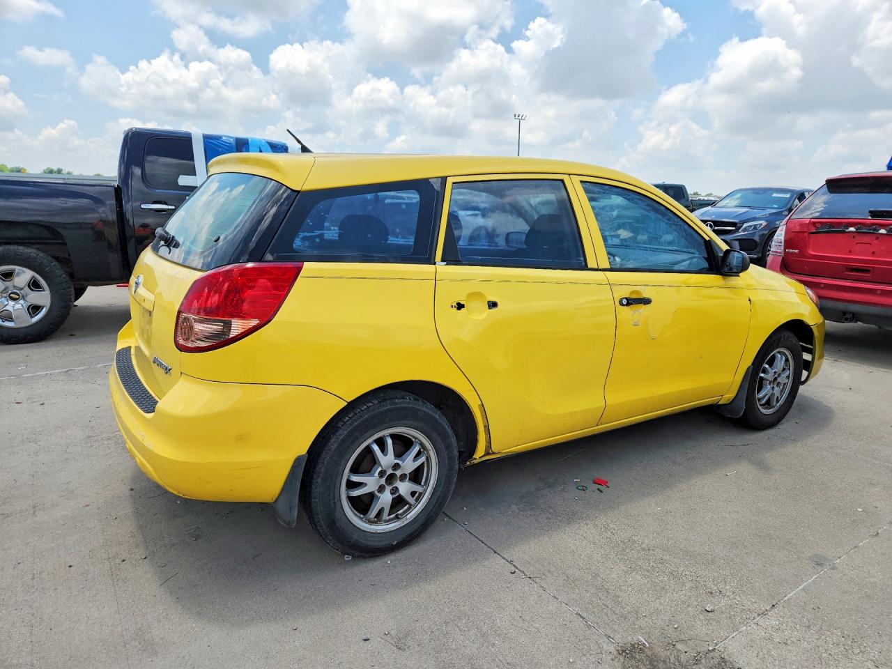 2004 Toyota Matrix Base Yellow vin: 2T1KR32E94C177182