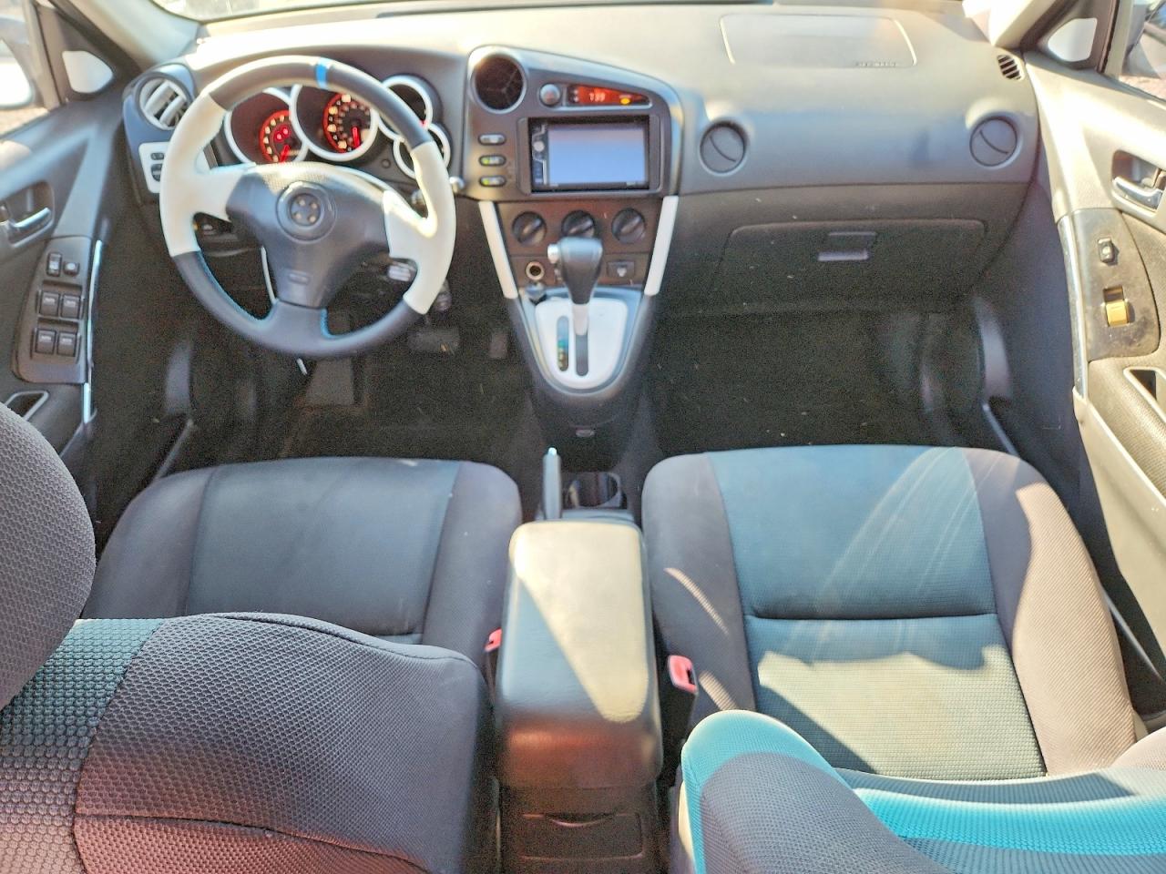 2005 Toyota Matrix Xr Белый vin: 2T1KR32E95C346103