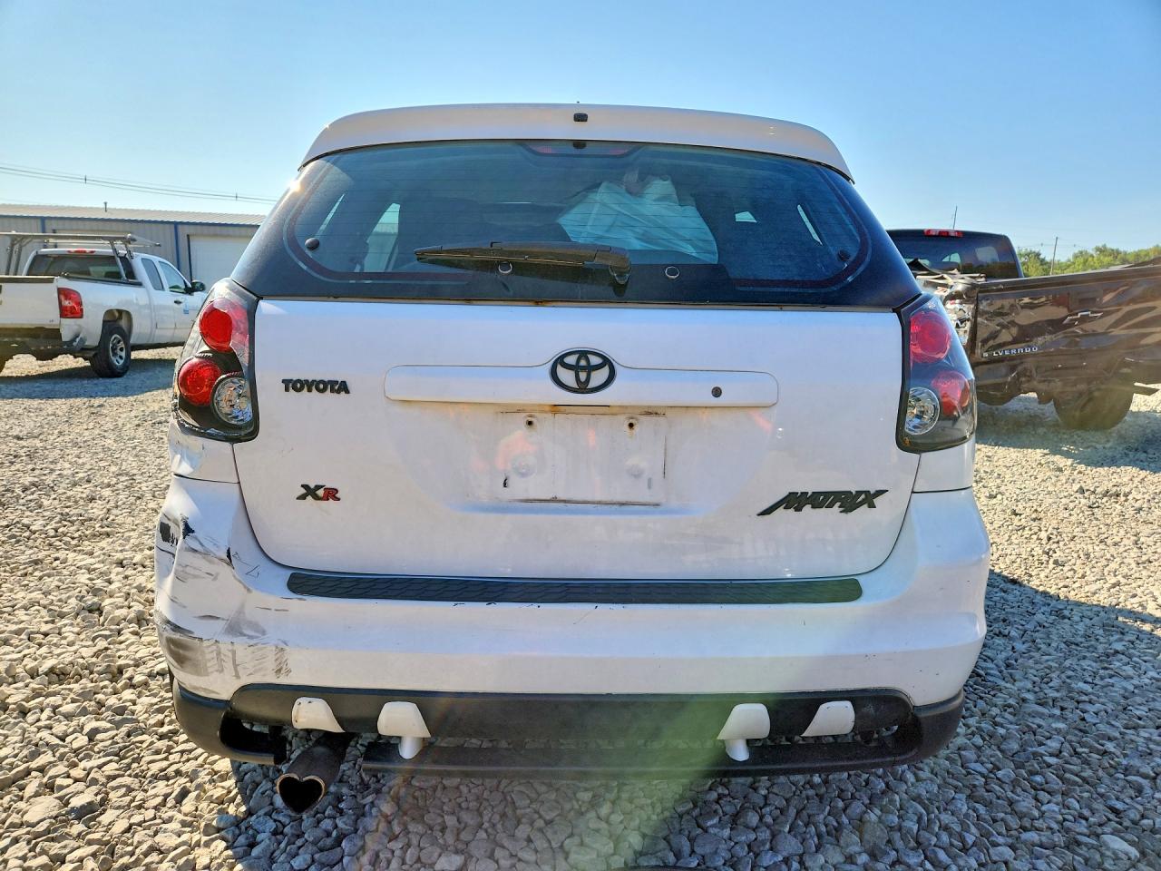 2005 Toyota Matrix Xr Белый vin: 2T1KR32E95C346103