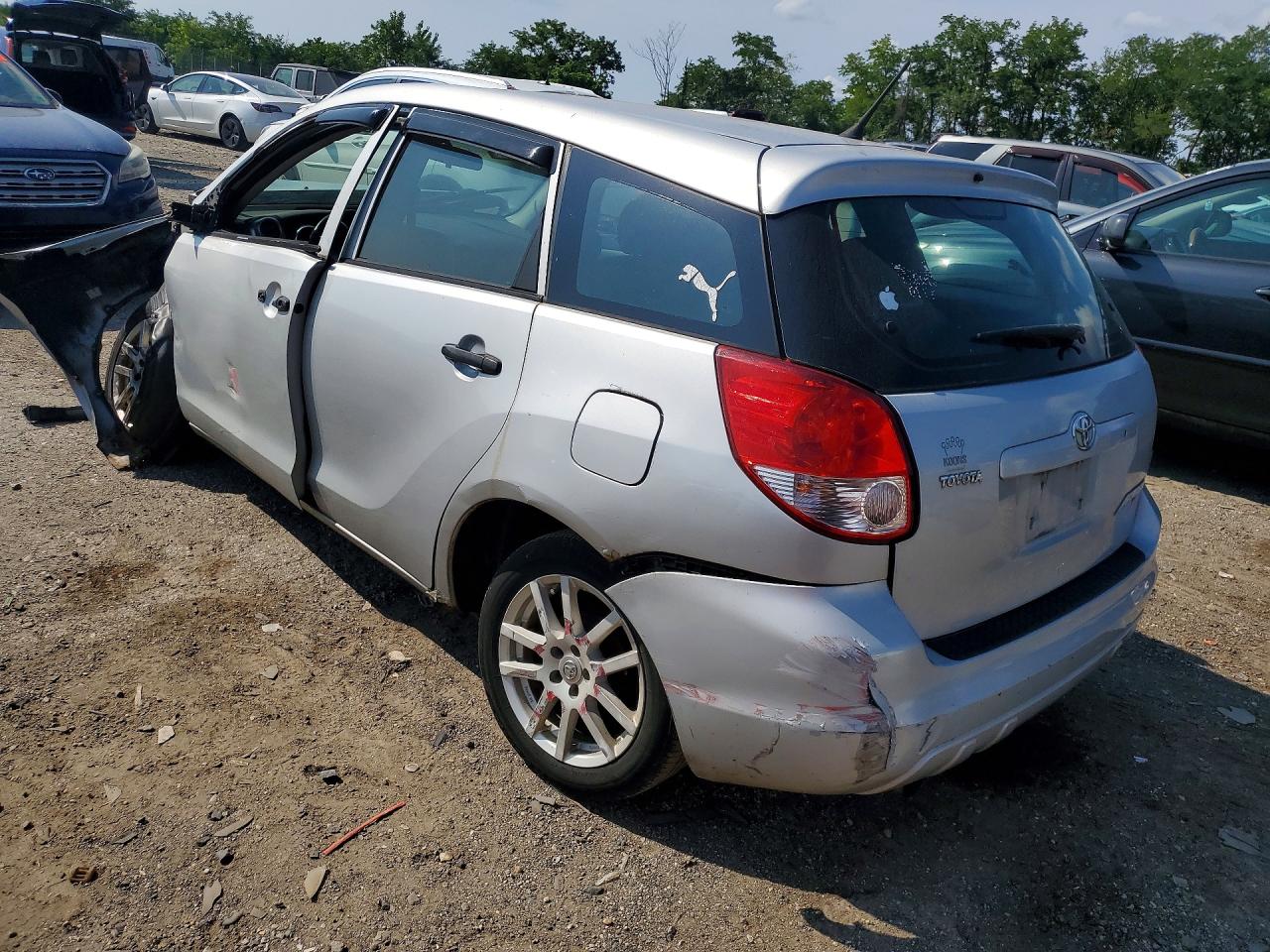 2005 Toyota Matrix Base Silver vin: 2T1KR32E95C354461