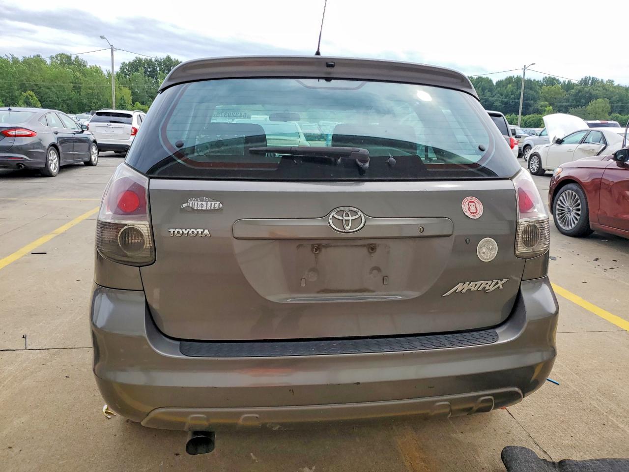 2005 Toyota Matrix Base Серый vin: 2T1KR32E95C382518