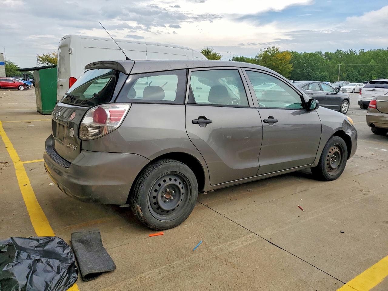 2005 Toyota Matrix Base Серый vin: 2T1KR32E95C382518