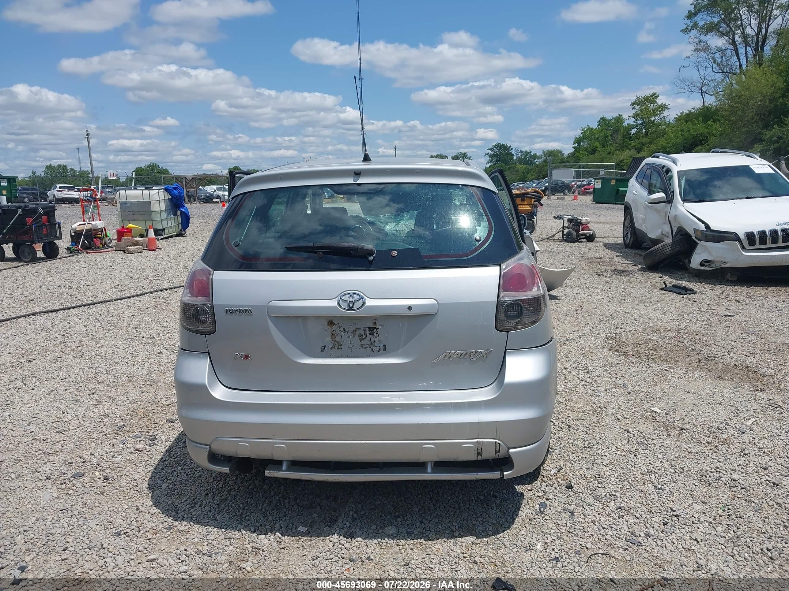 2005 Toyota Matrix Xr Silver vin: 2T1KR32E95C388643