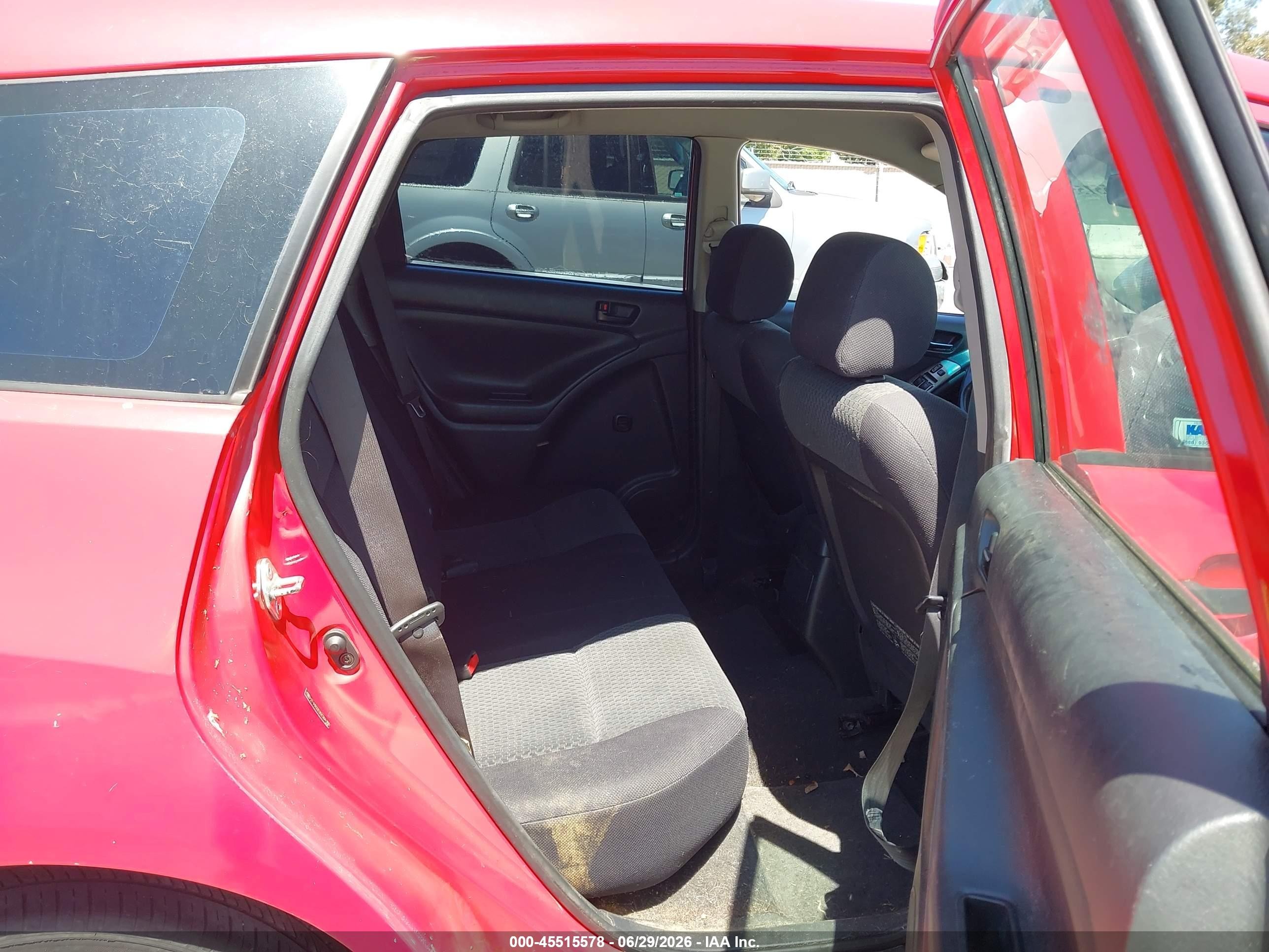 2005 Toyota Matrix   Red vin: 2T1KR32E95C394166