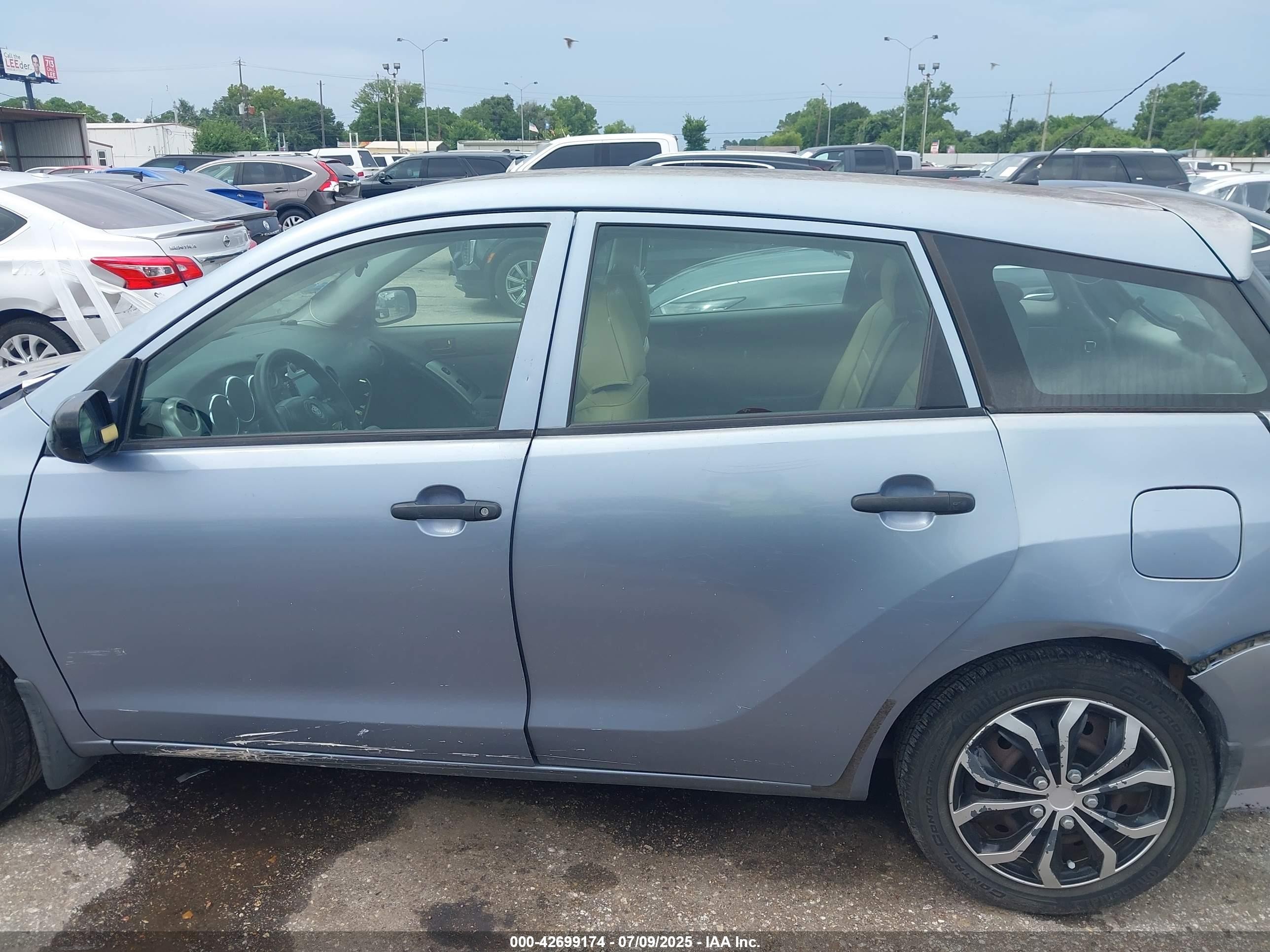 2005 Toyota Matrix   Light Blue vin: 2T1KR32E95C485504