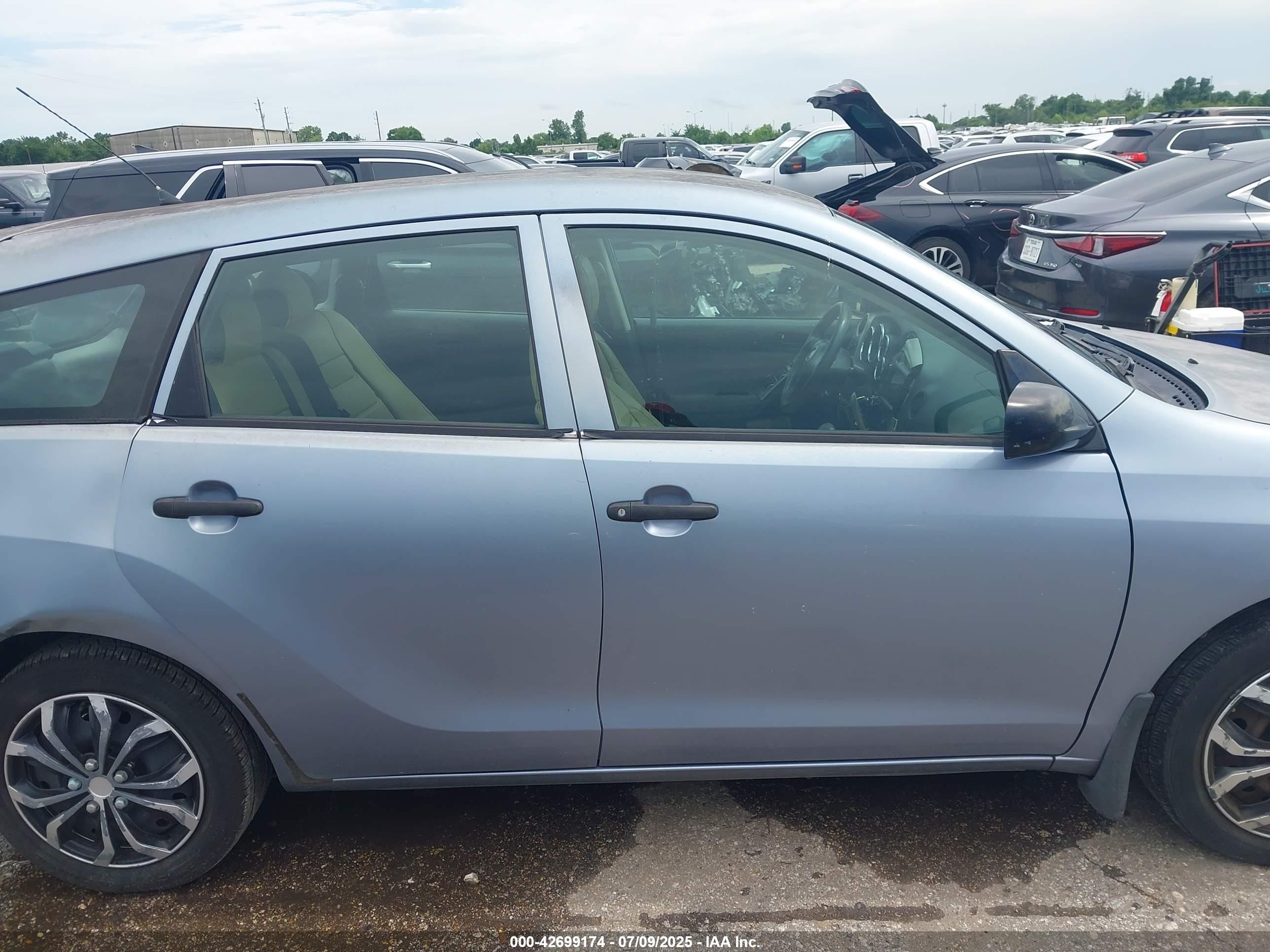 2005 Toyota Matrix   Light Blue vin: 2T1KR32E95C485504