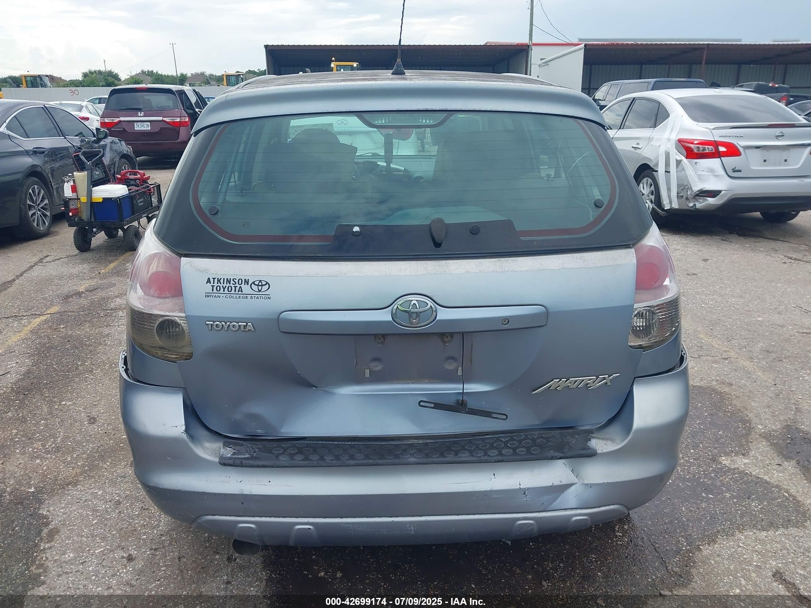 2005 Toyota Matrix   Light Blue vin: 2T1KR32E95C485504