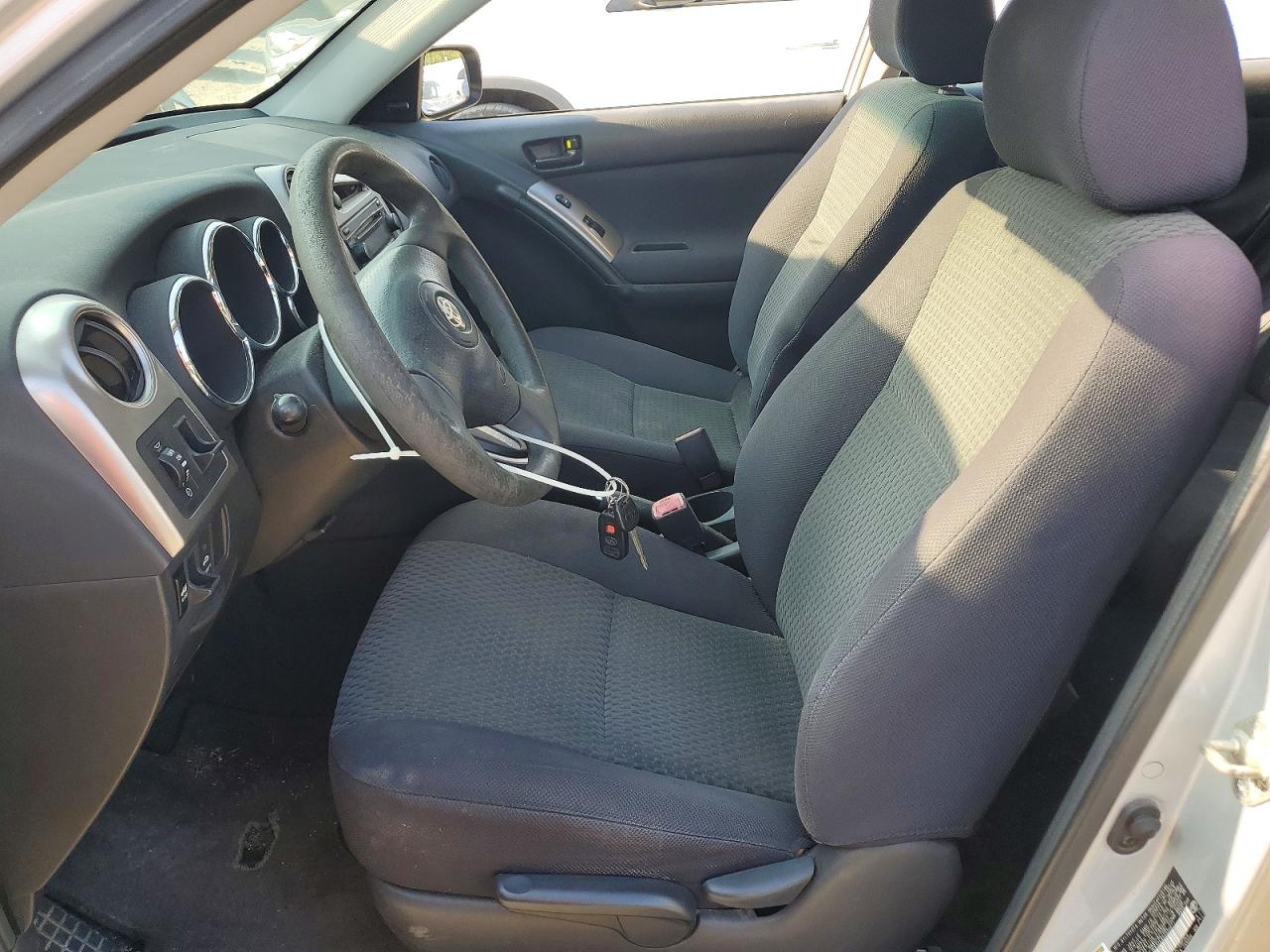 2005 Toyota Matrix Silver vin: 2T1KR32E95C505671
