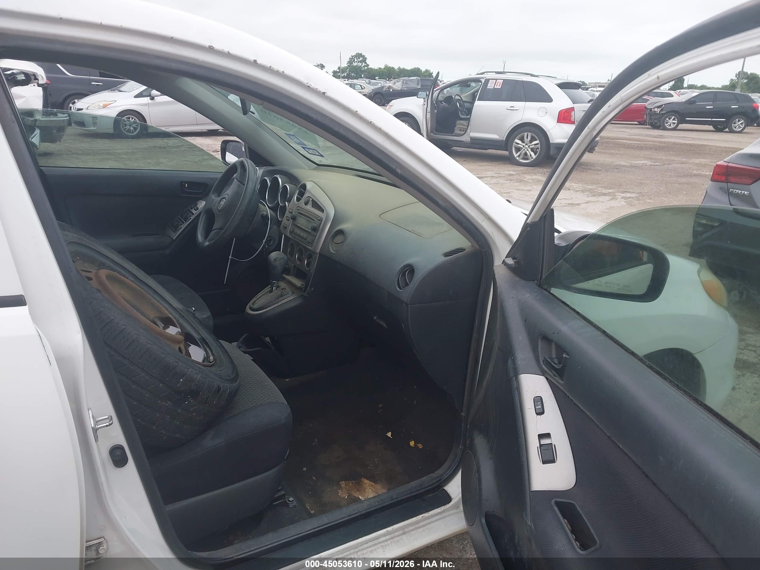 2006 Toyota Matrix   Белый vin: 2T1KR32E96C561546