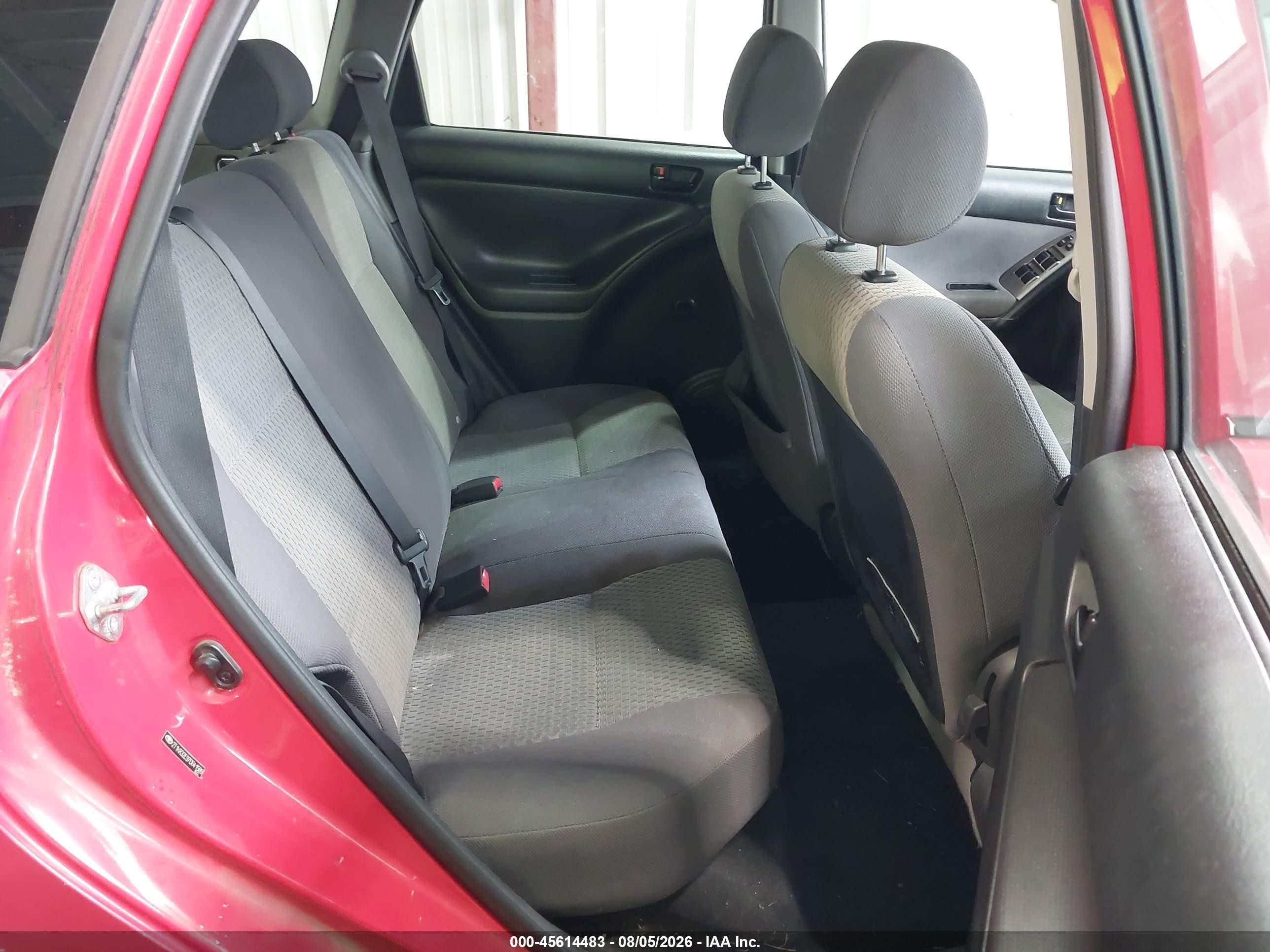 2007 Toyota Matrix   Red vin: 2T1KR32E97C641589
