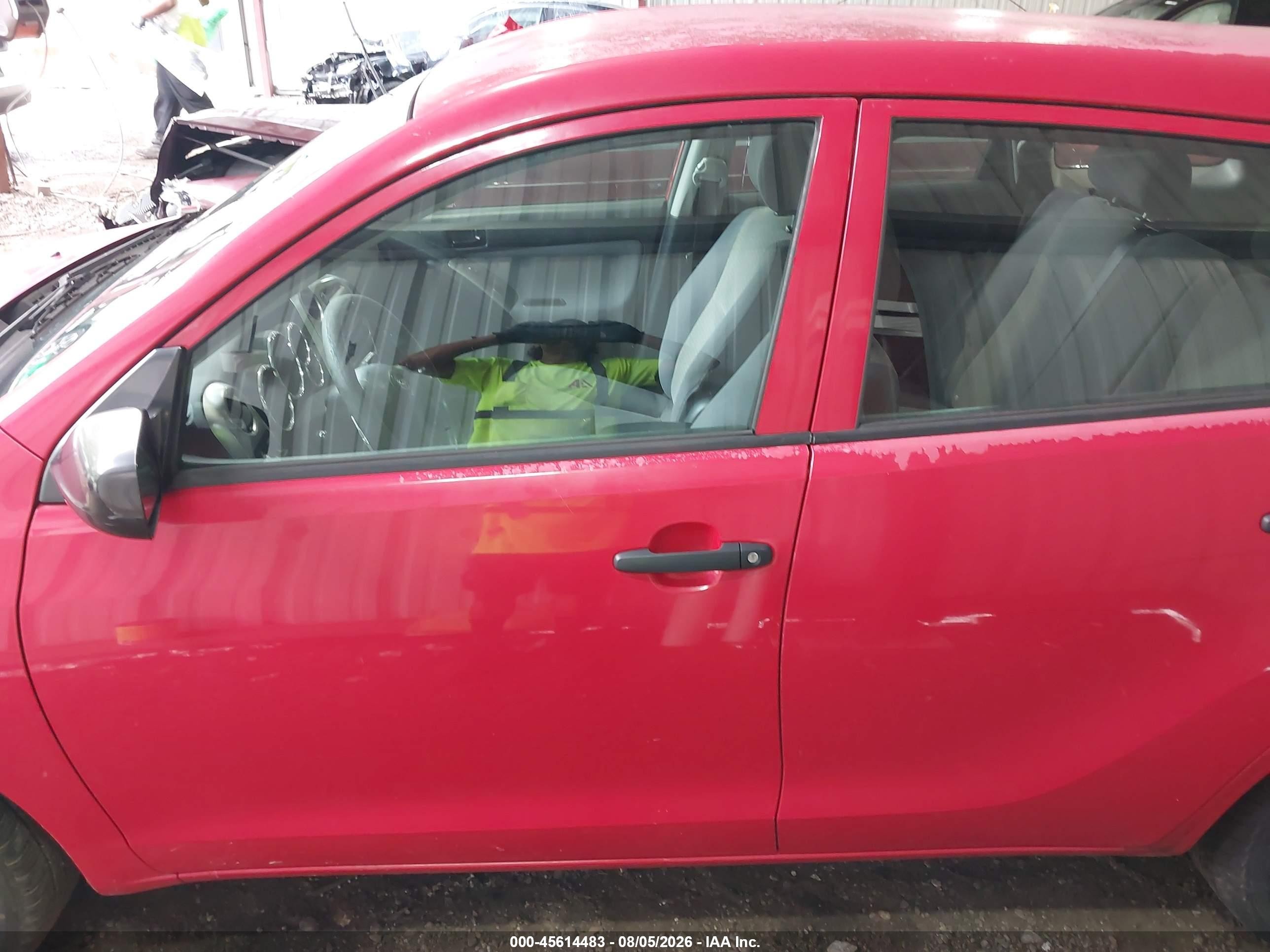 2007 Toyota Matrix   Red vin: 2T1KR32E97C641589