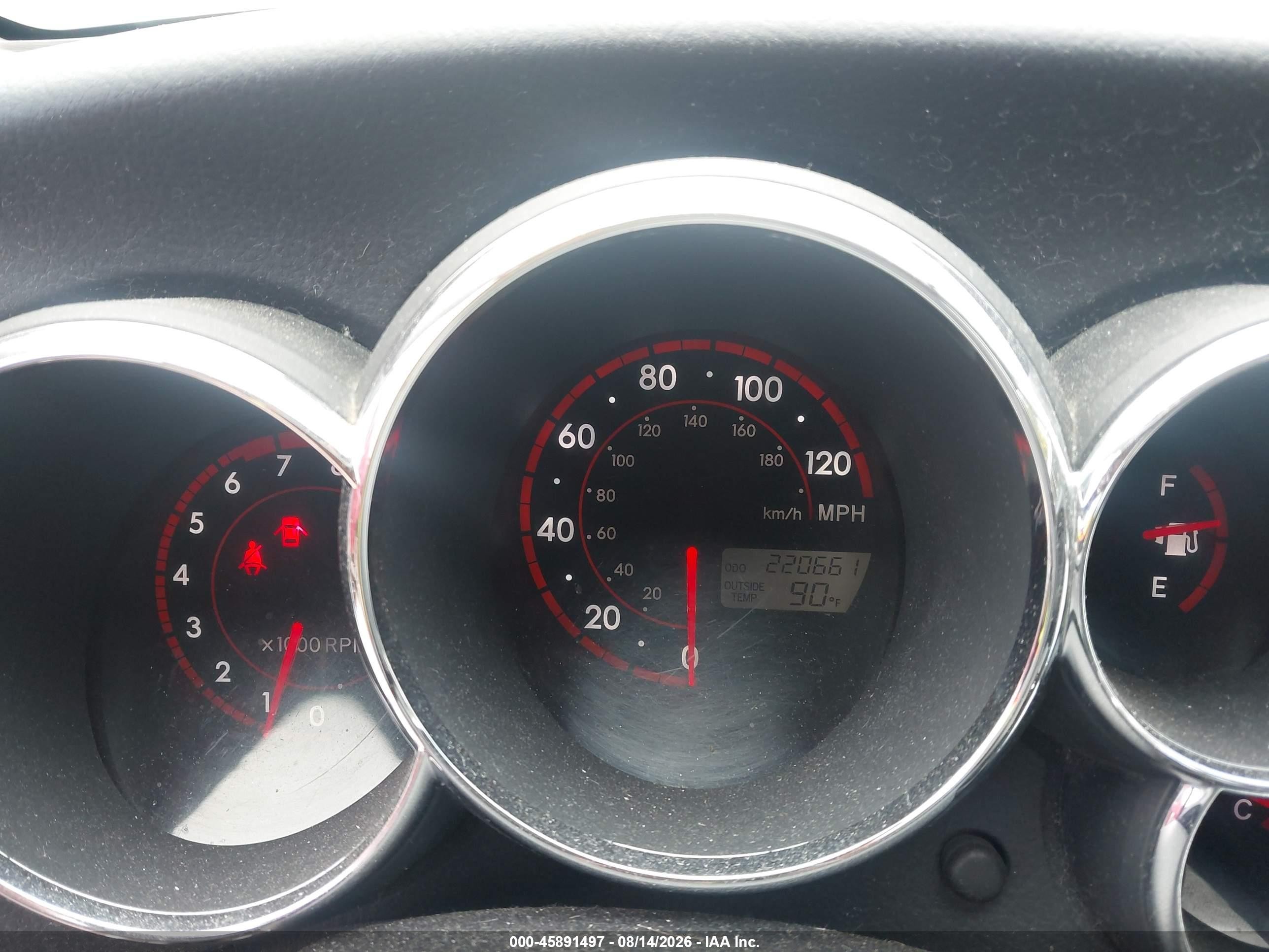 2007 Toyota Matrix   White vin: 2T1KR32E97C649630