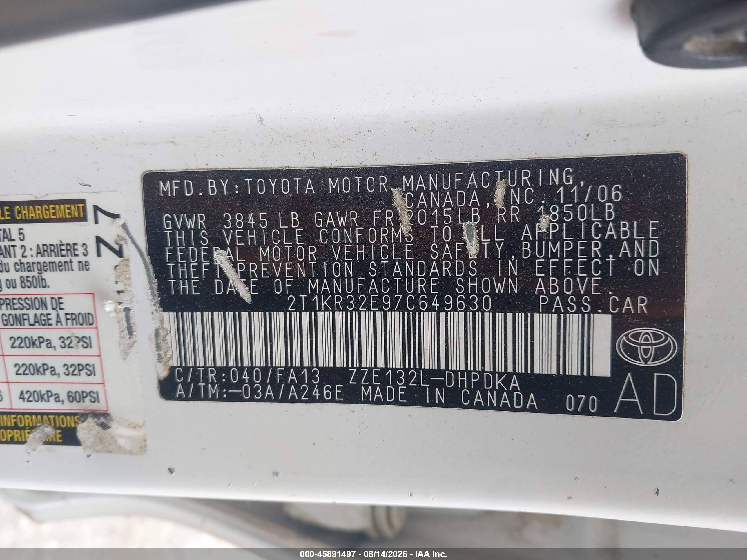 2007 Toyota Matrix   White vin: 2T1KR32E97C649630