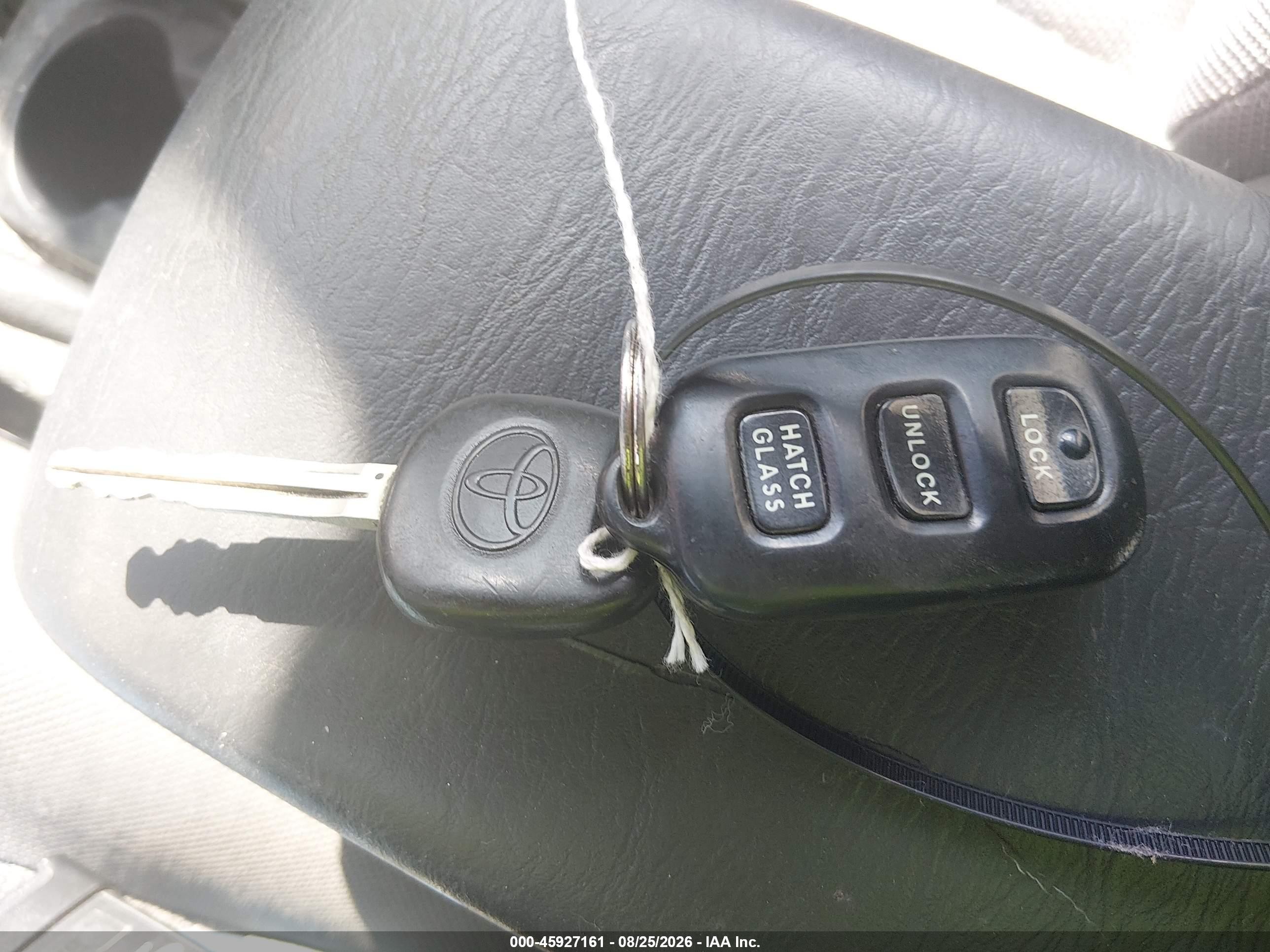 2007 Toyota Matrix Xr Красный vin: 2T1KR32E97C665178