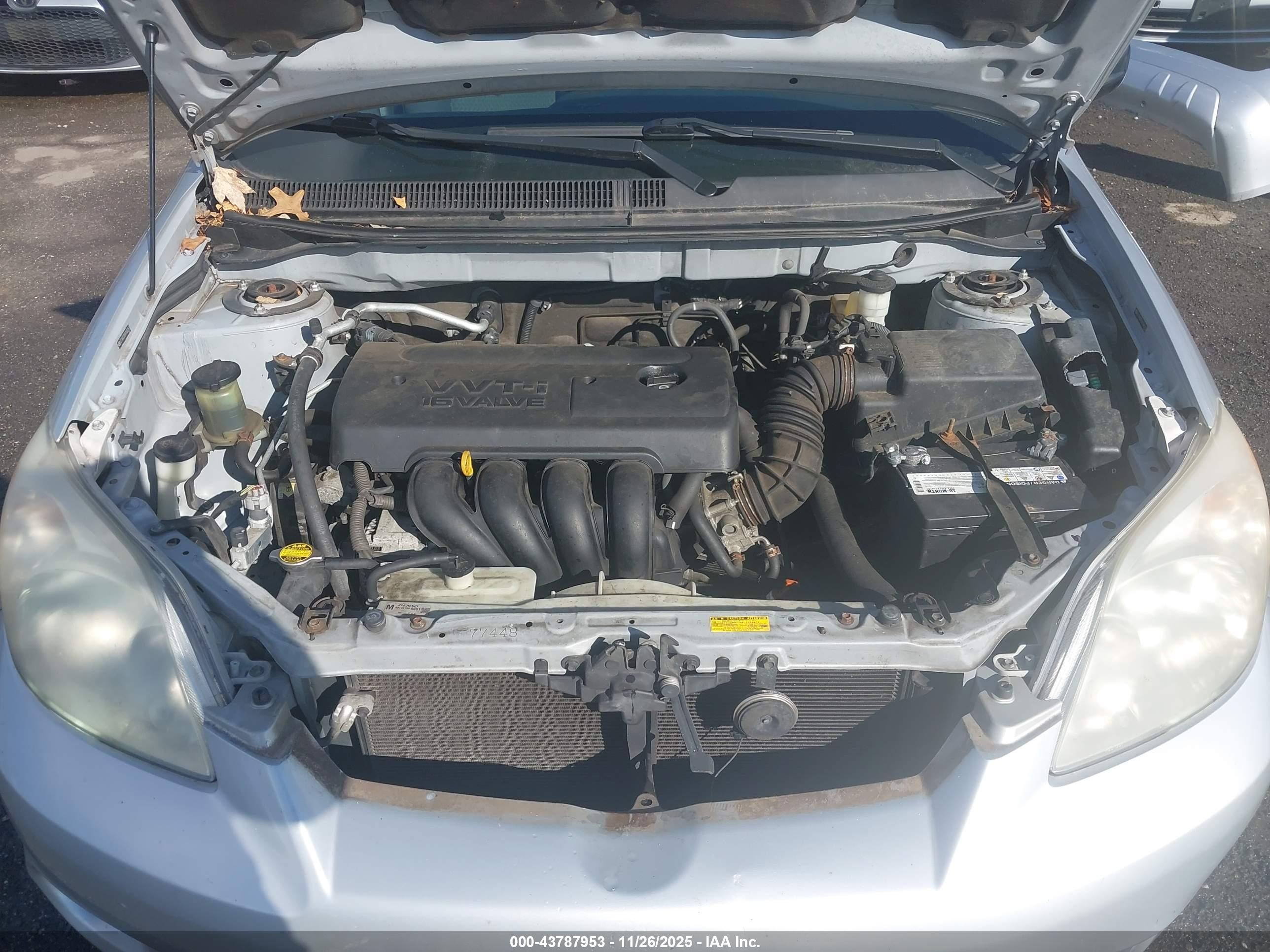 2007 Toyota Matrix   Silver vin: 2T1KR32E97C680263