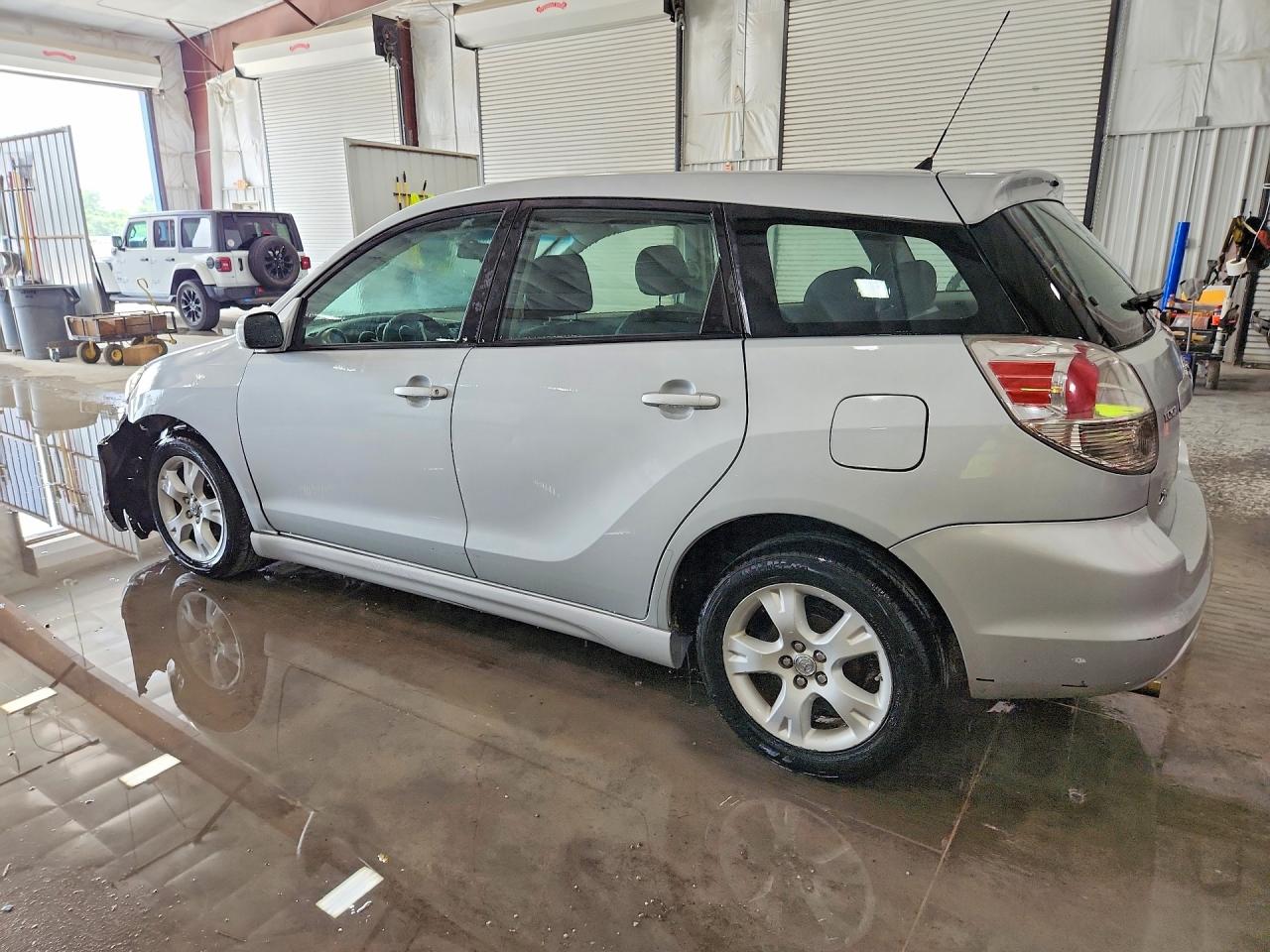 2008 Toyota Corolla Matrix Xr Silver vin: 2T1KR32E98C686677