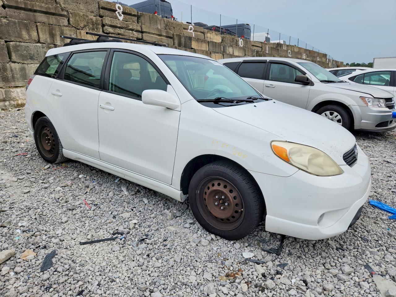 2008 Toyota Matrix Xr White vin: 2T1KR32E98C710377