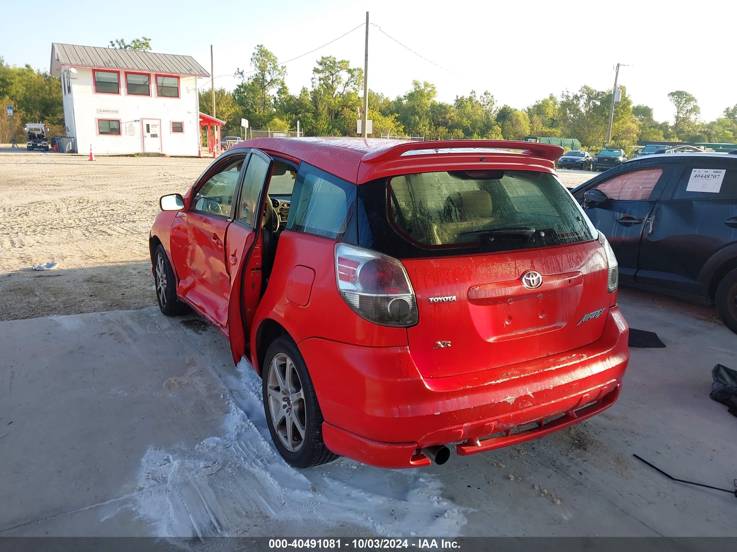 2005 Toyota Matrix Xr Red vin: 2T1KR32EX5C352685