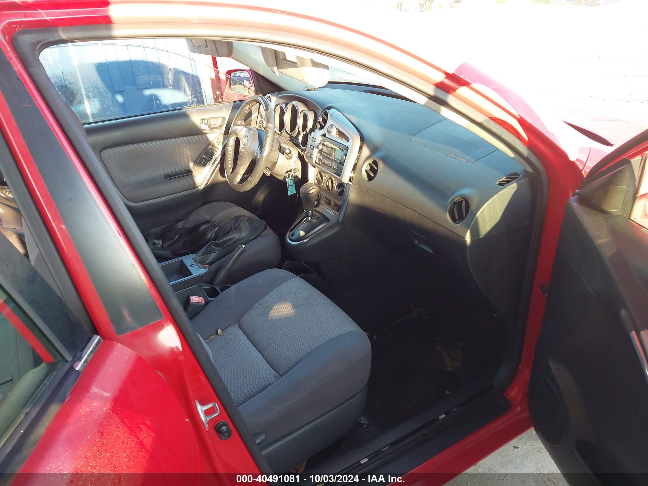 2005 Toyota Matrix Xr Red vin: 2T1KR32EX5C352685