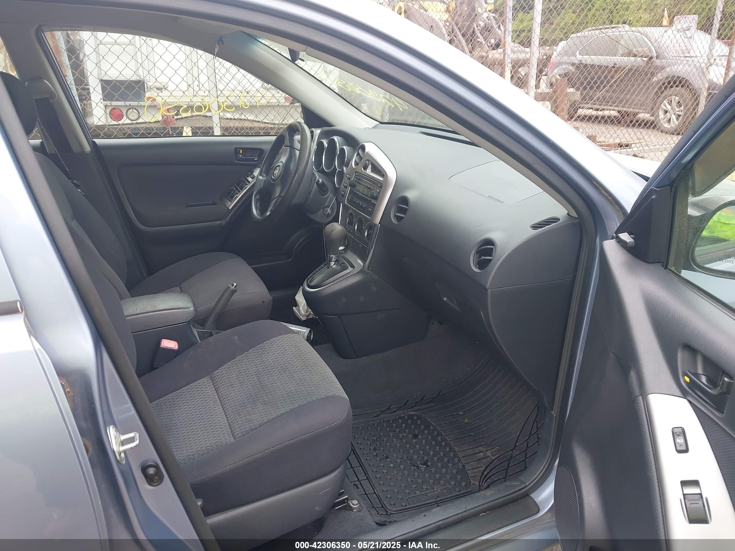 2005 Toyota Matrix Xr Black vin: 2T1KR32EX5C354730