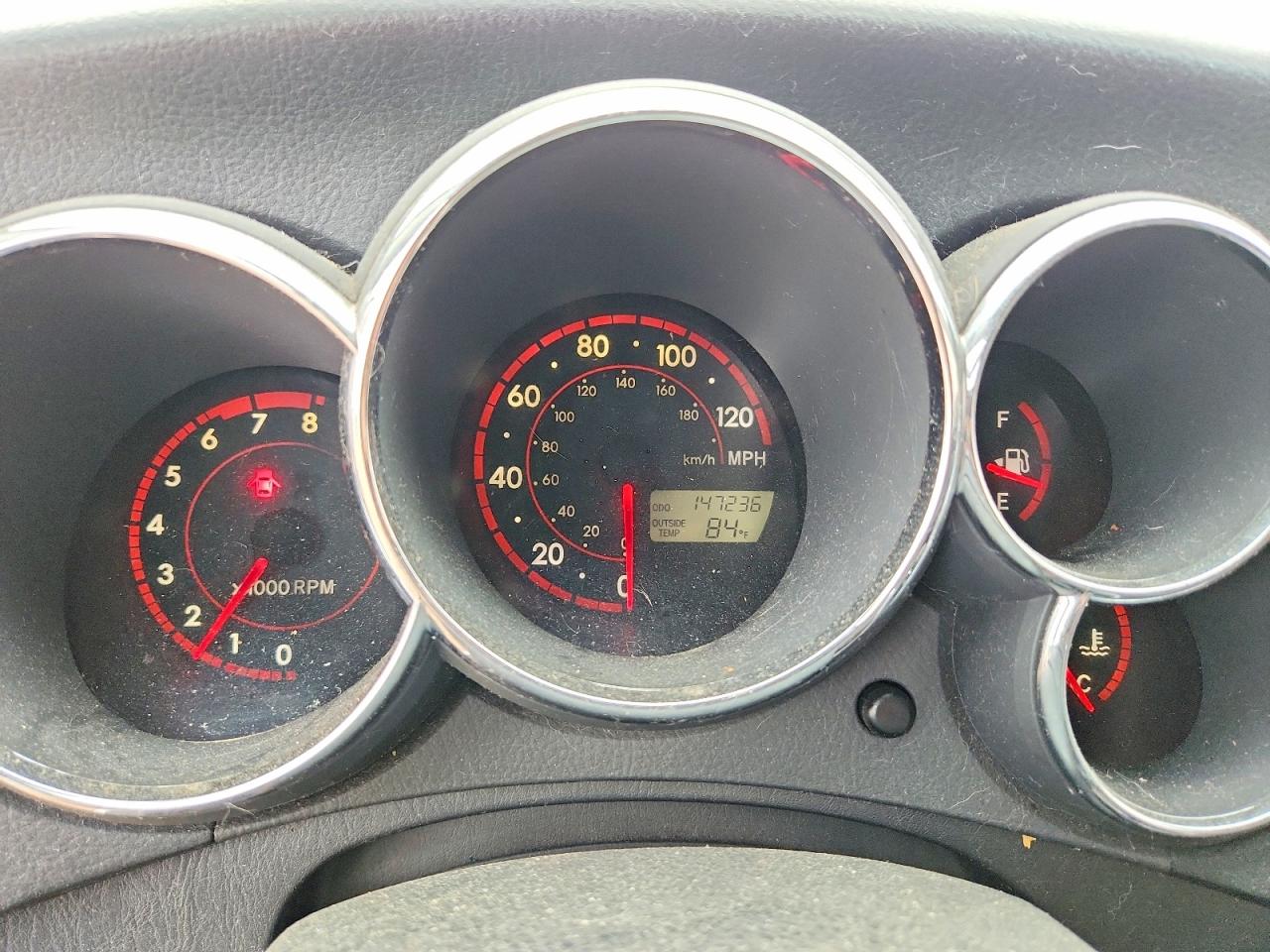 2005 Toyota Matrix Xr Белый vin: 2T1KR32EX5C386271