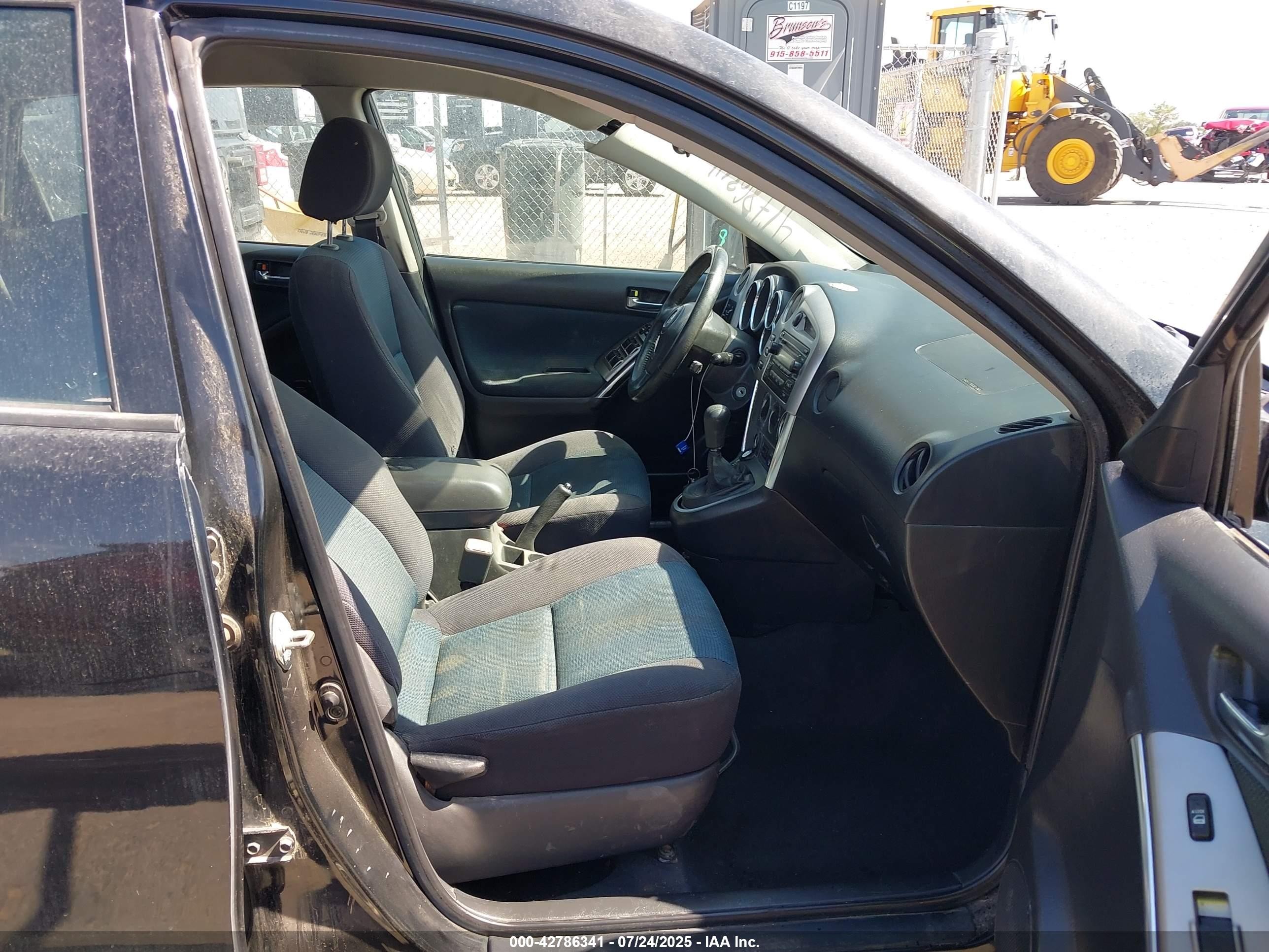 2005 Toyota Matrix Xr Black vin: 2T1KR32EX5C386707