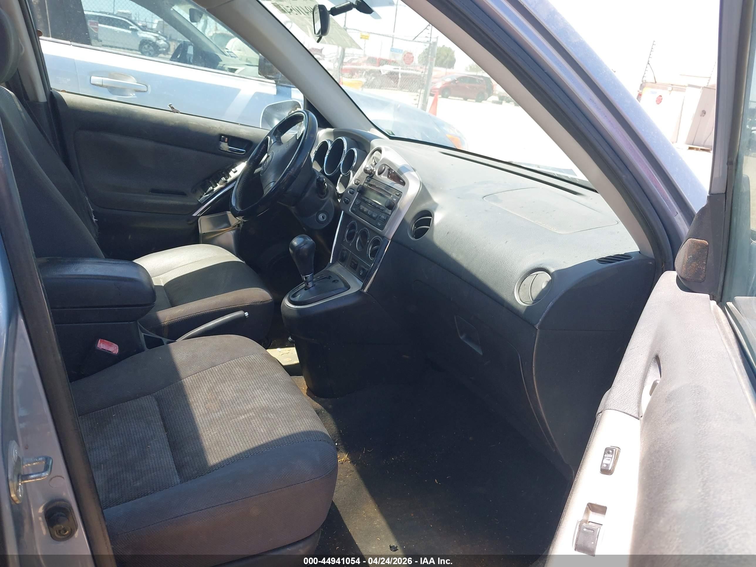 2005 Toyota Matrix Xr Silver vin: 2T1KR32EX5C392409