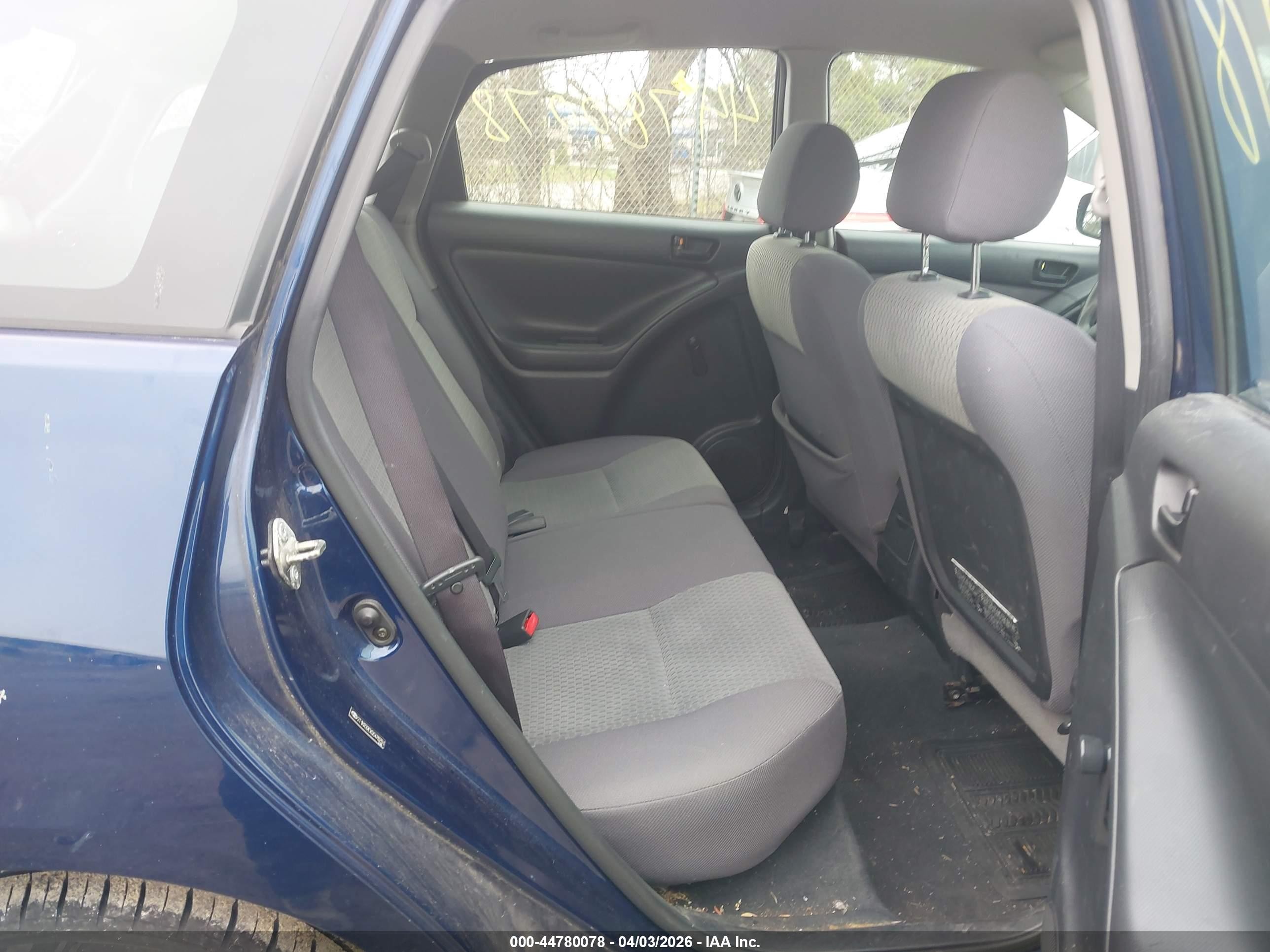 2005 Toyota Matrix   Blue vin: 2T1KR32EX5C476701