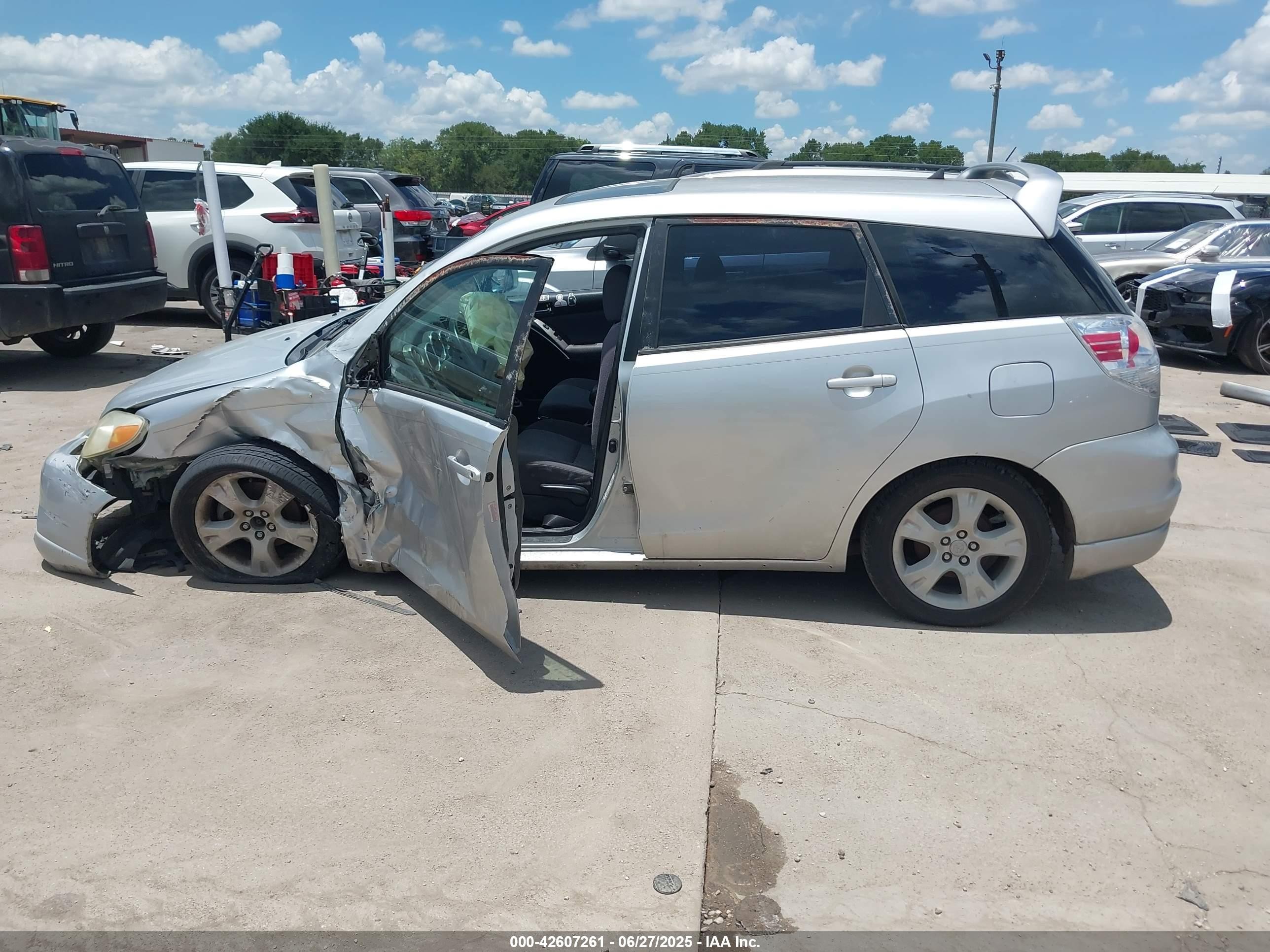 2005 Toyota Matrix Xr Silver vin: 2T1KR32EX5C484006