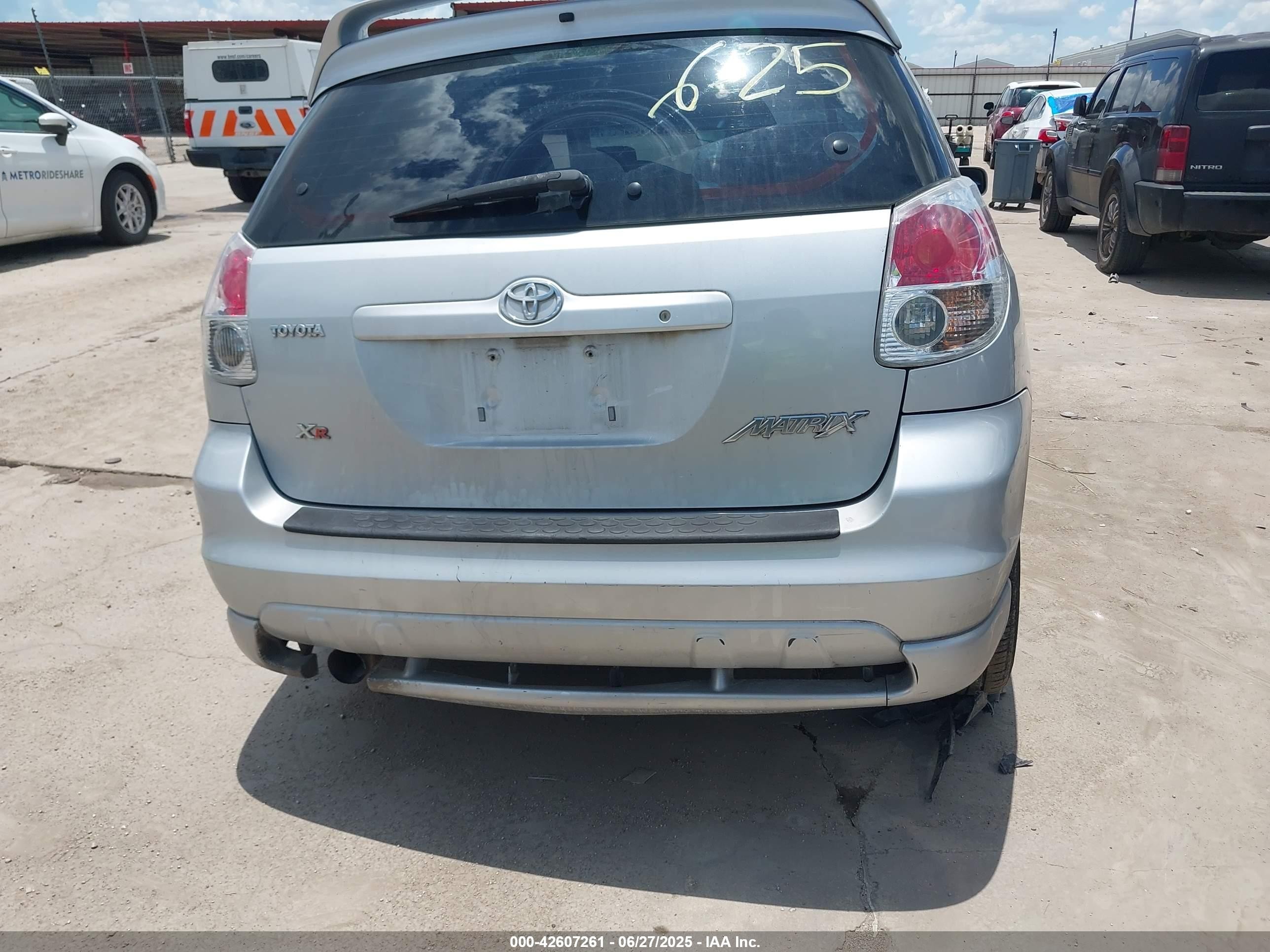 2005 Toyota Matrix Xr Silver vin: 2T1KR32EX5C484006