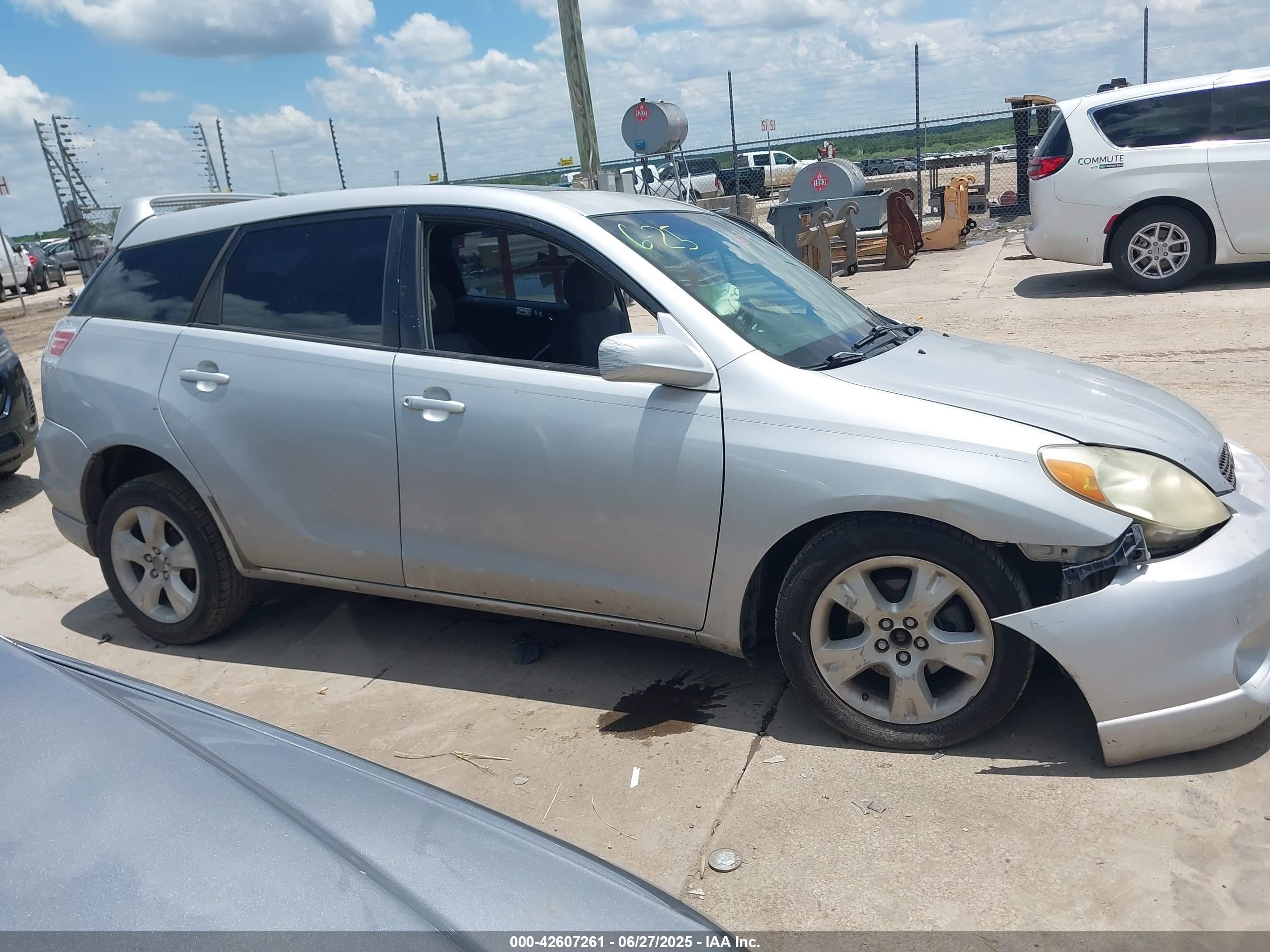 2005 Toyota Matrix Xr Silver vin: 2T1KR32EX5C484006